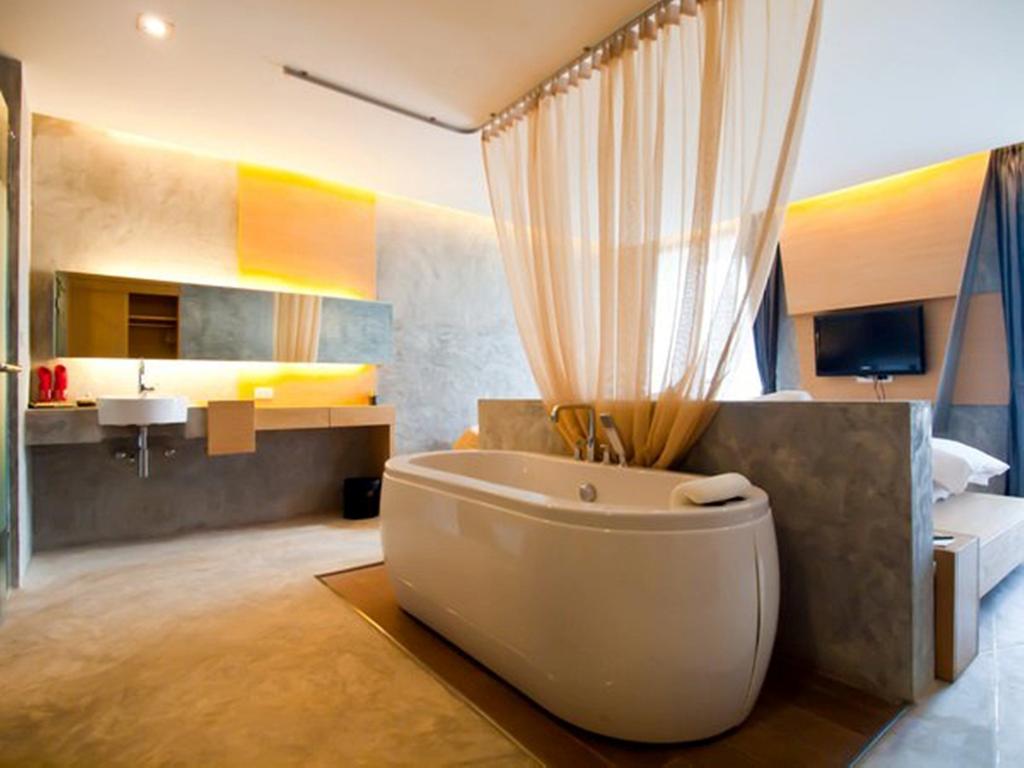 Double or Twin Deluxe