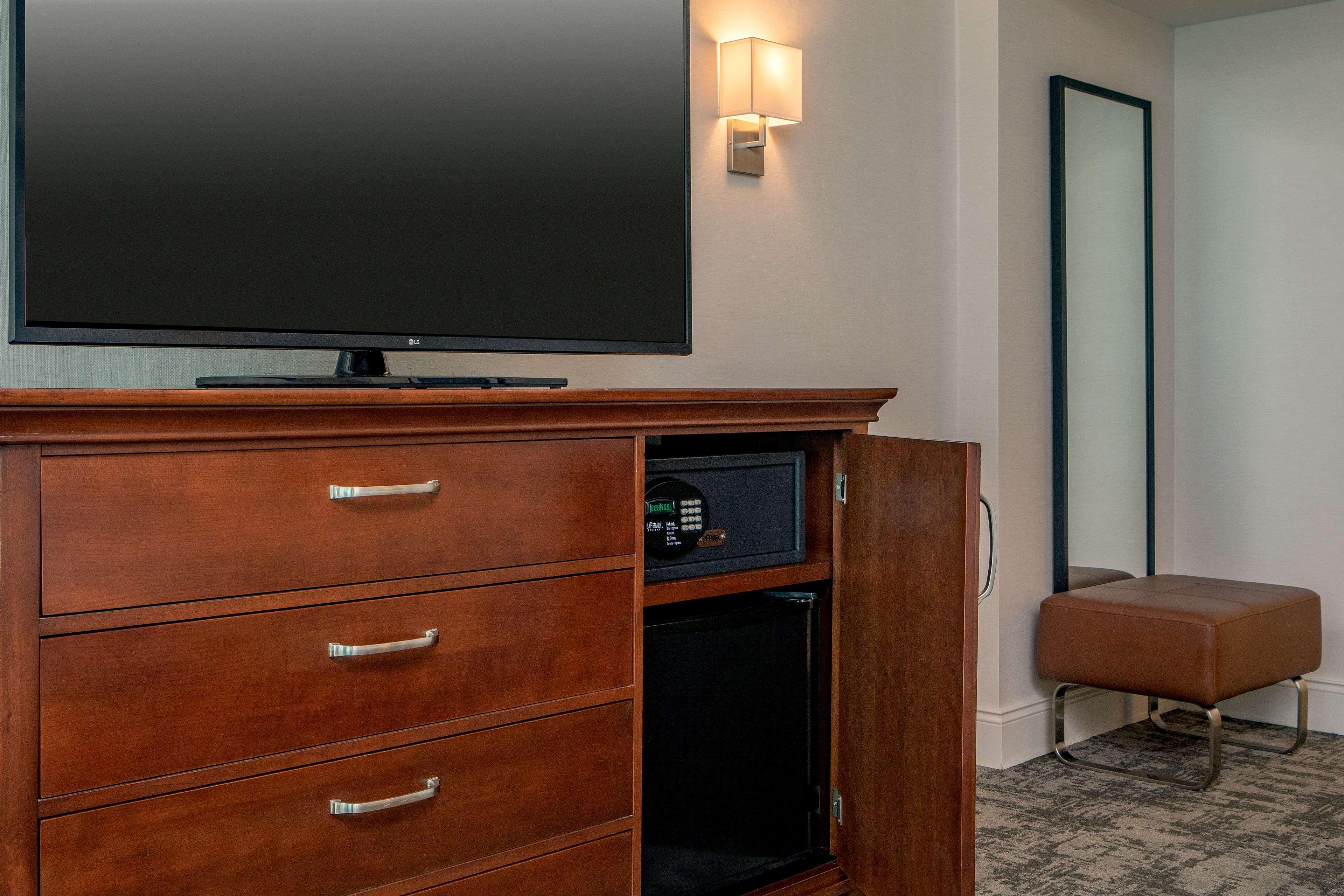 Junior Suite King Size Bed