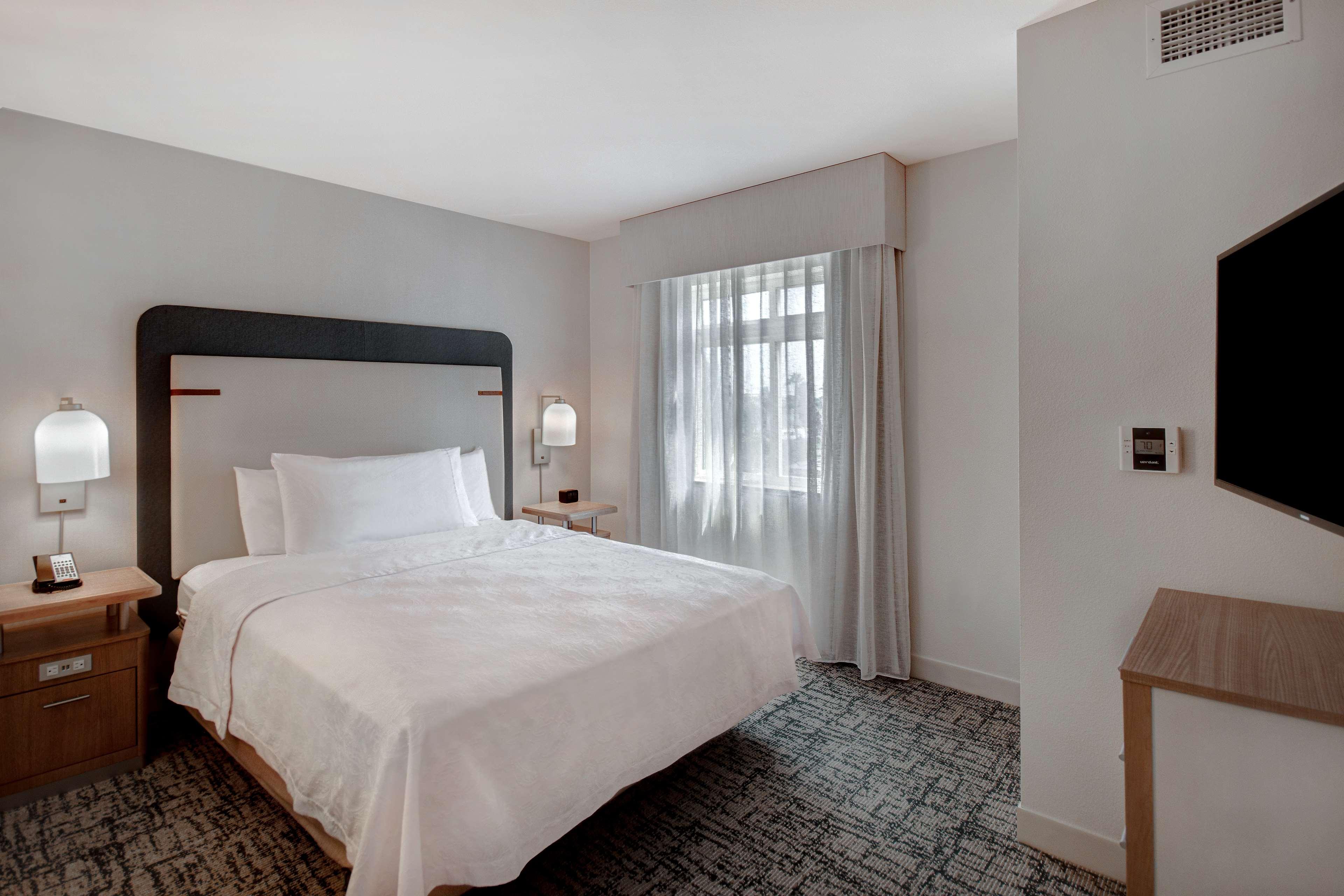 Studio Queen Bed Non Smoking