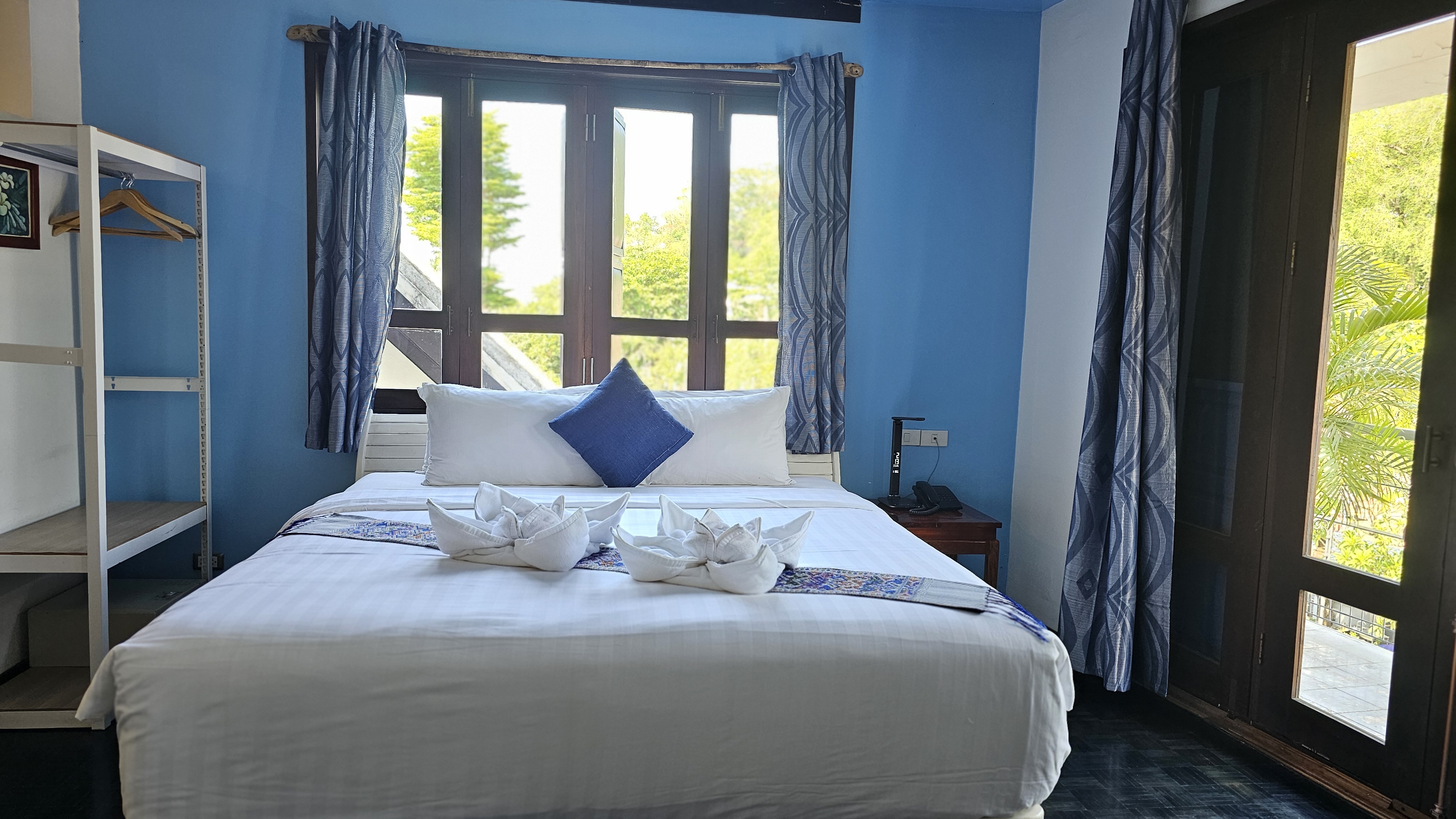 Double Deluxe One Bed