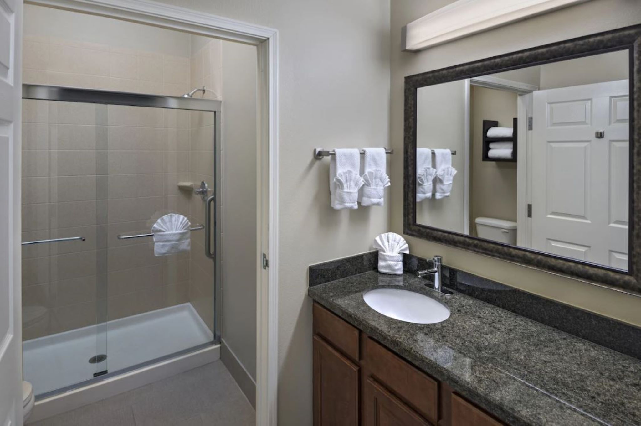 Suite Two Queen Beds One Bedroom