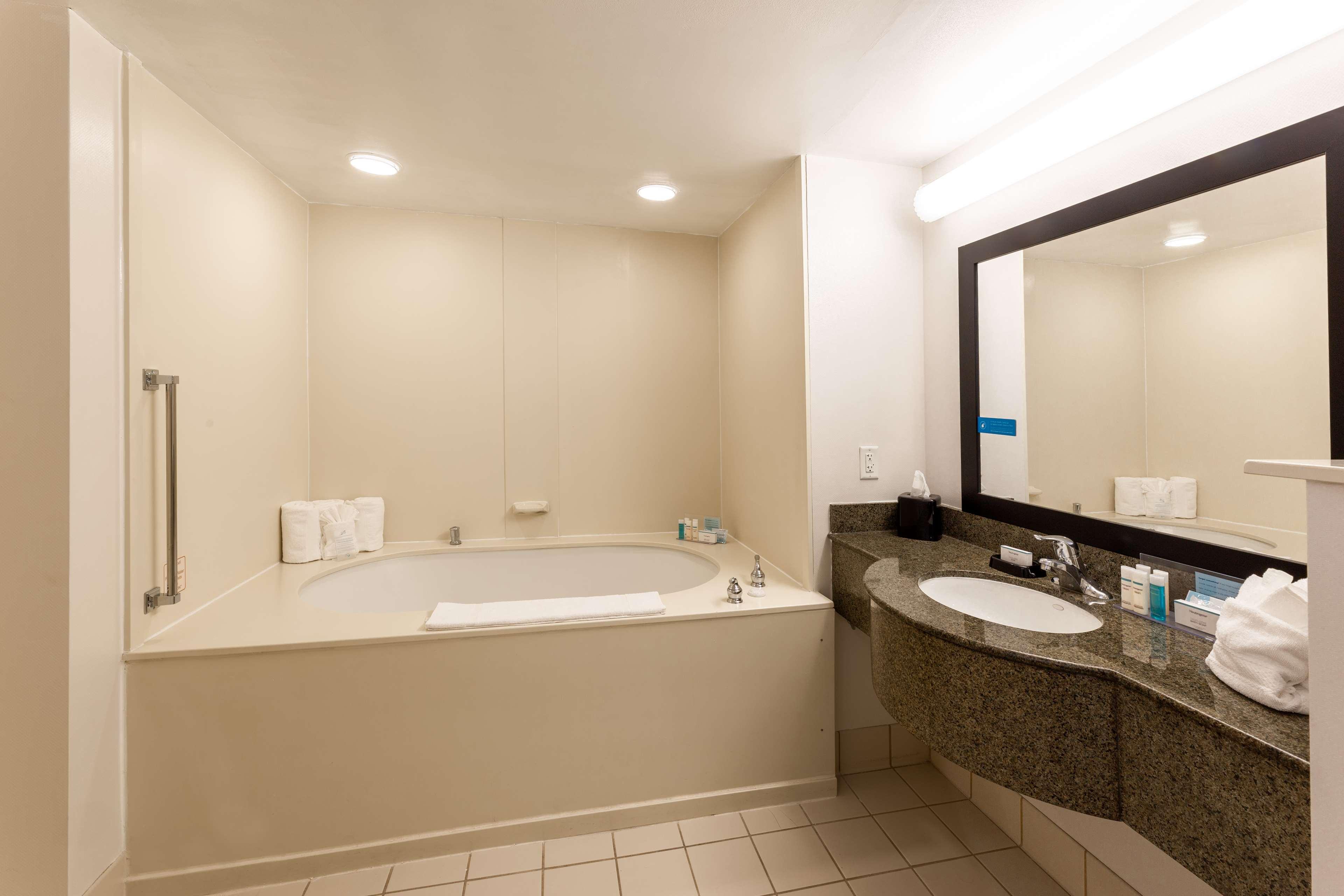 Double Deluxe King Bed