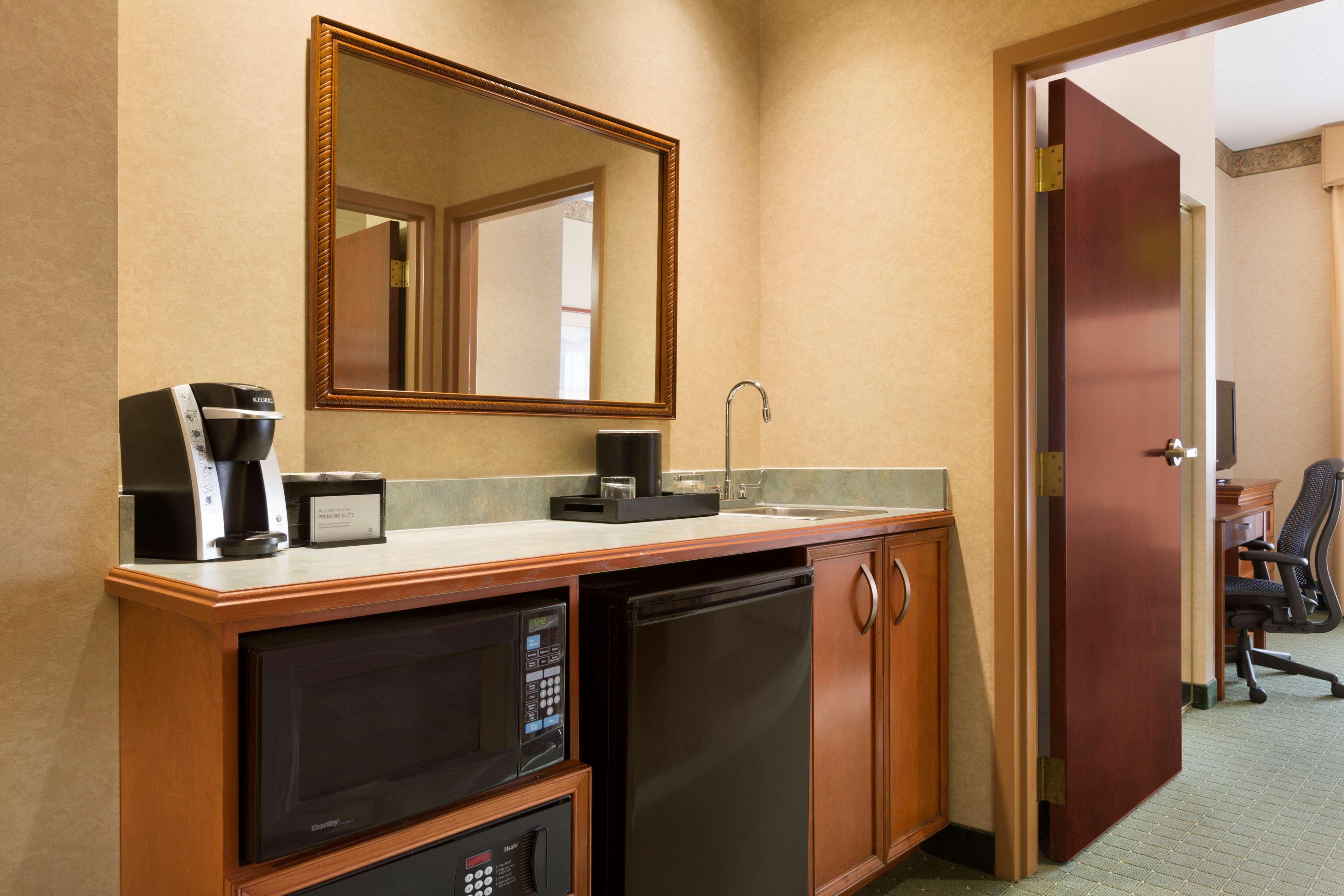 Suite Two Queen Beds