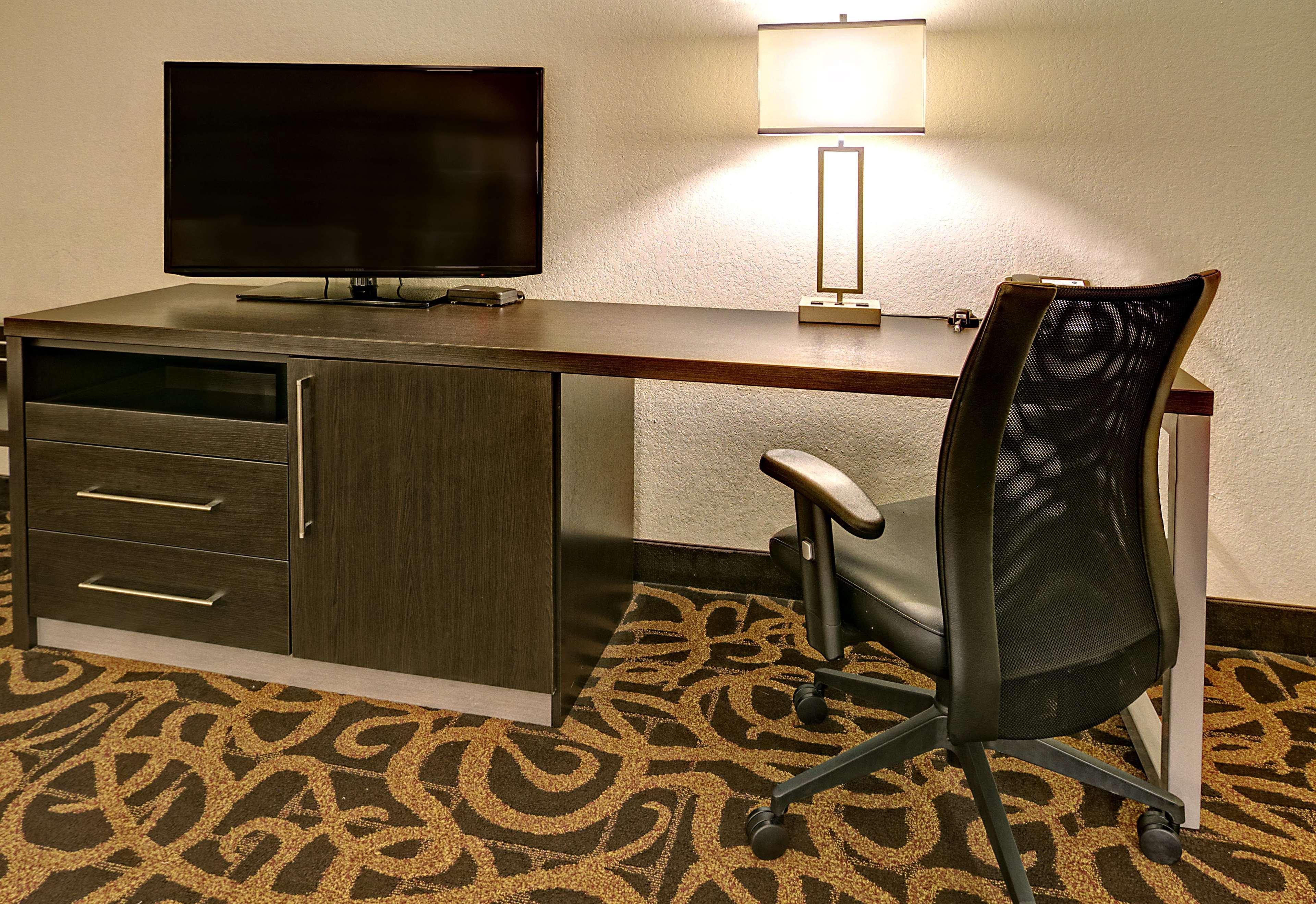 Double Two Queen Beds Non Smoking