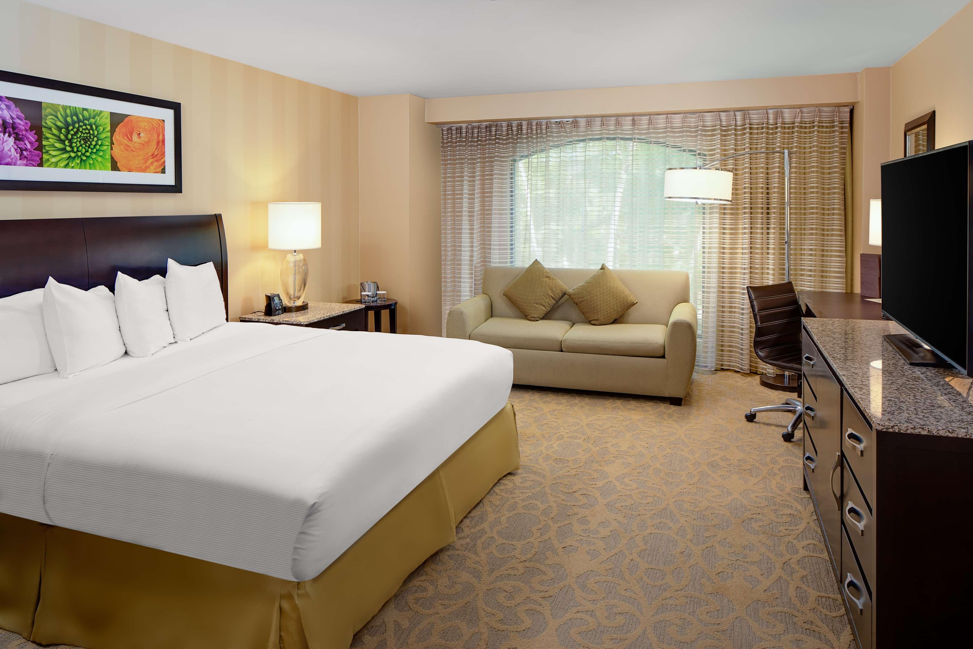 Double Deluxe King Bed