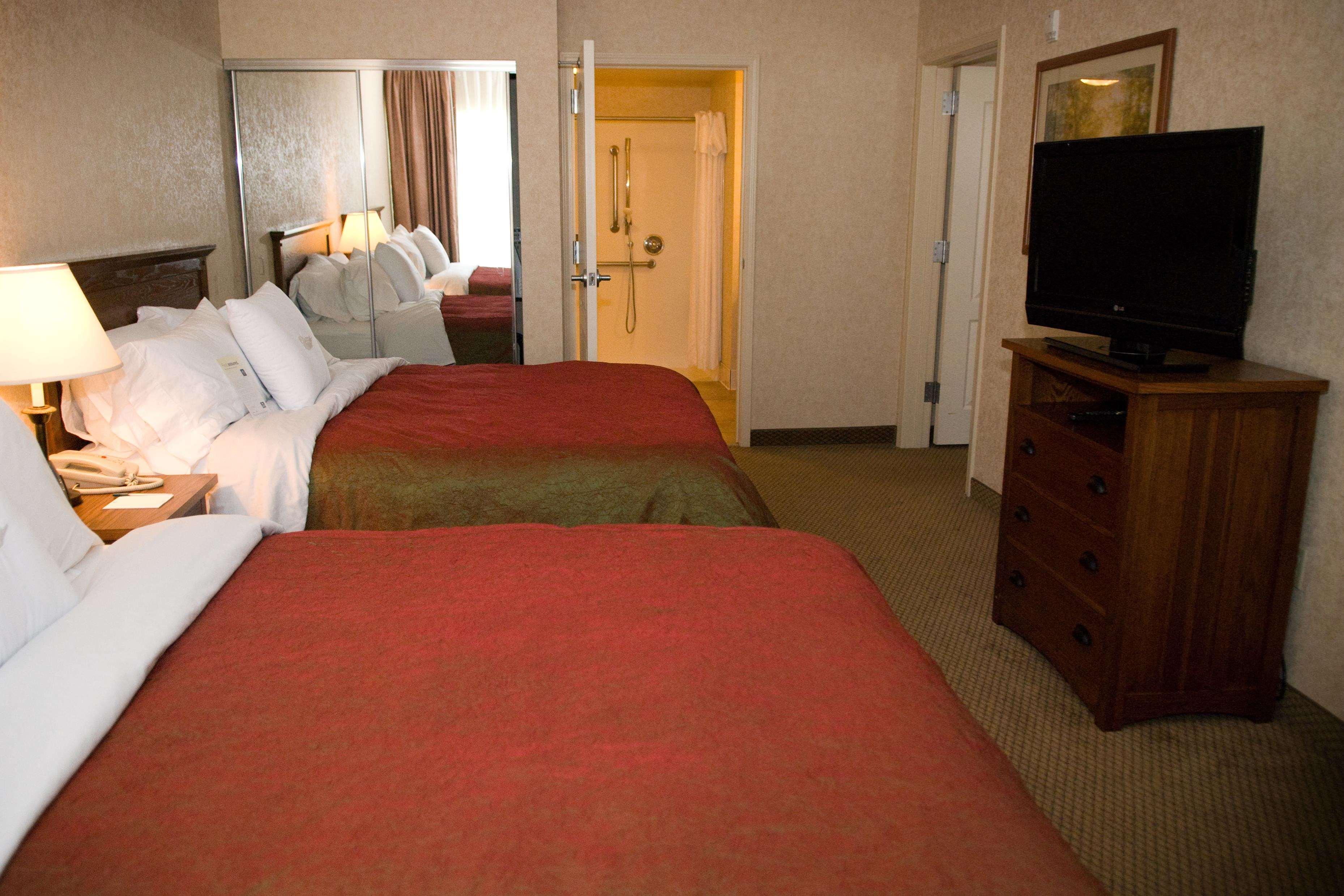 Suite Two Queen Beds