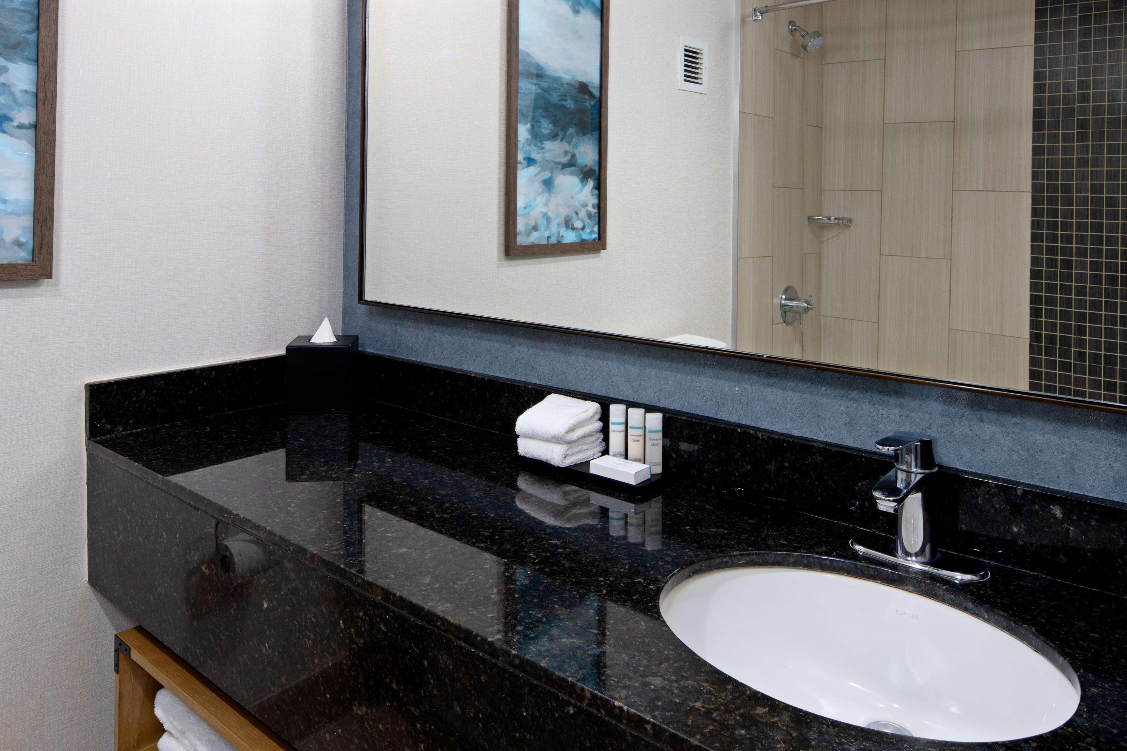 Suite Bay View King Bed