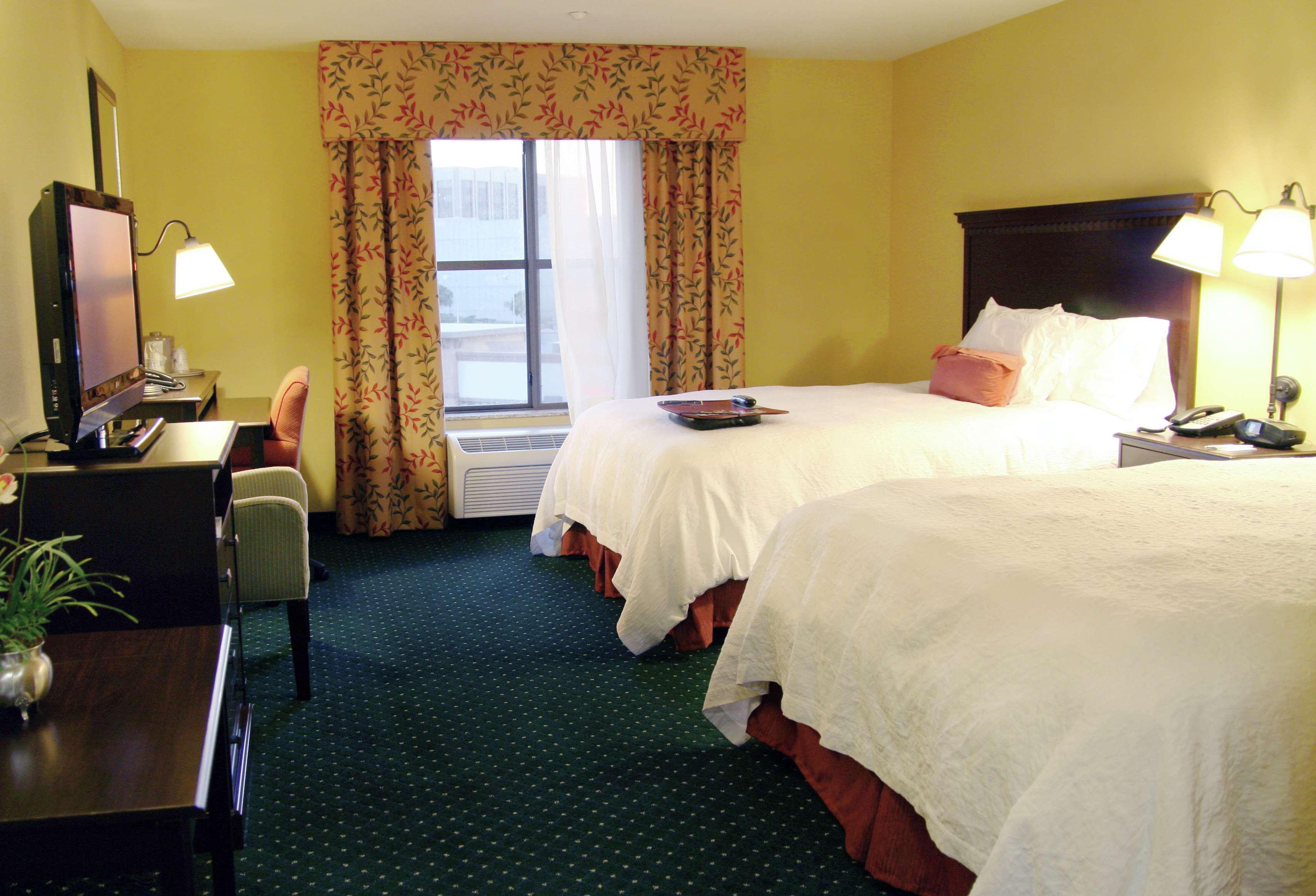 Double Queen Bed Non Smoking