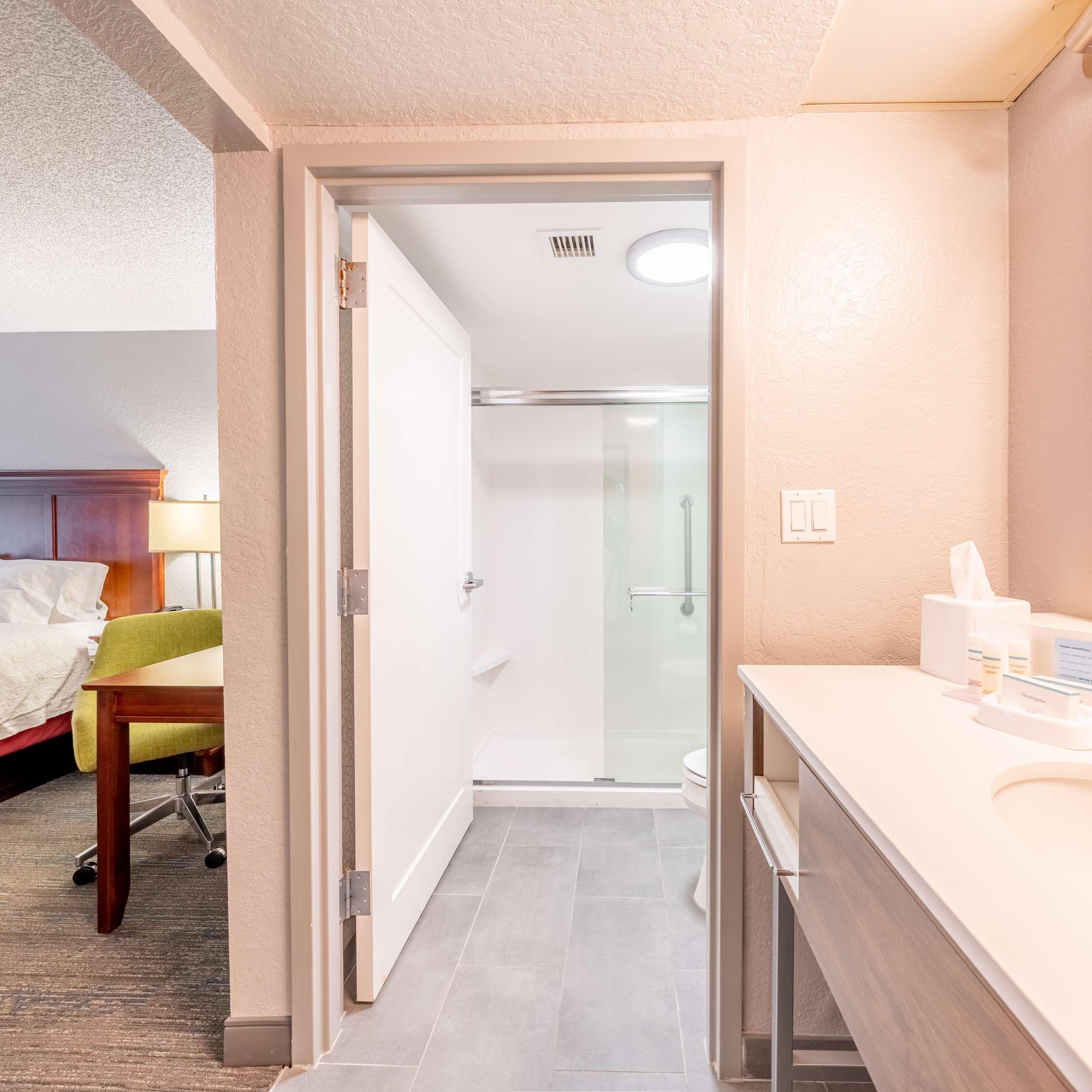 Double King Bed Non Smoking