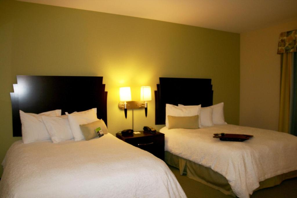 Studio Two Queen Beds Non Smoking