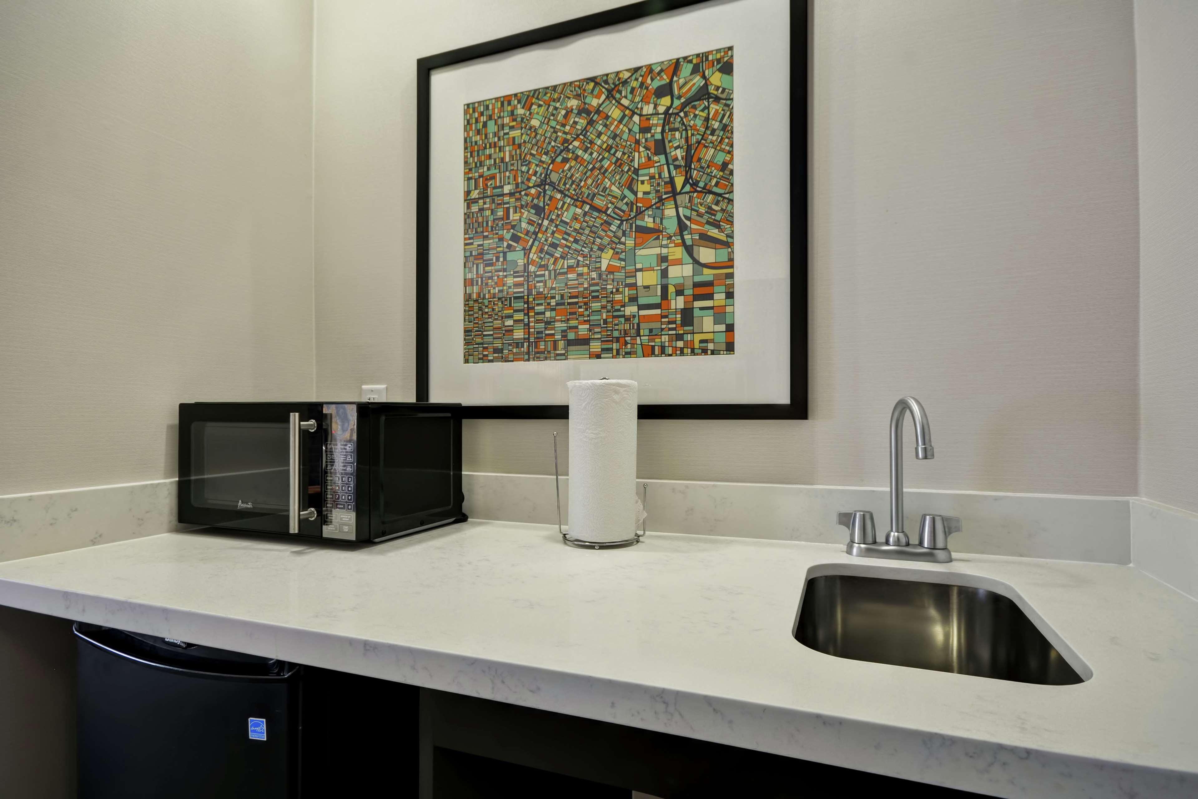 Studio Two Queen Beds