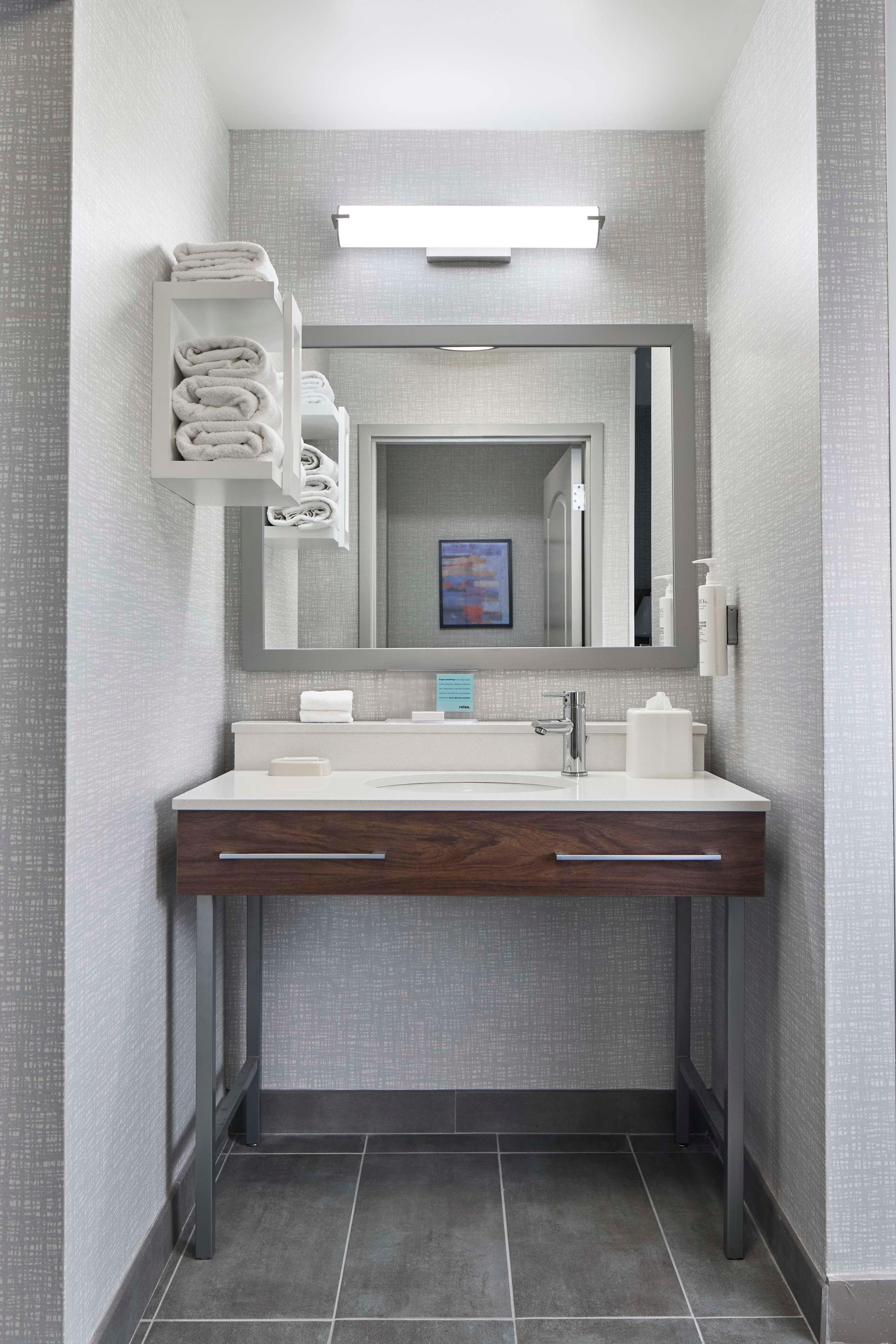 Studio Two Queen Beds