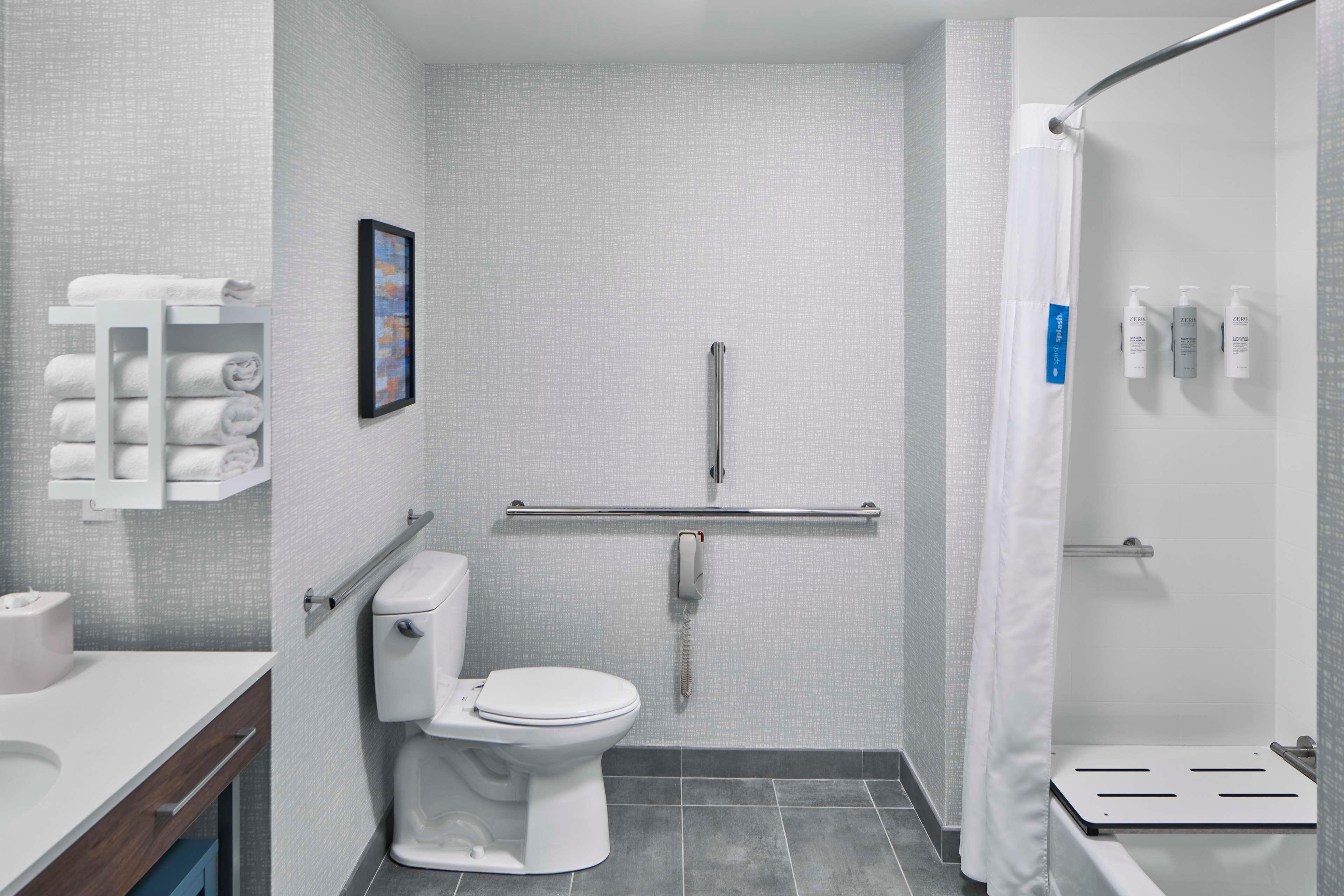 Room Accessible-two Queen Beds