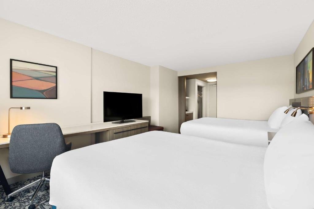 Double Two Queen Beds