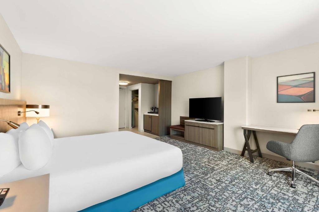 Double King Size Bed