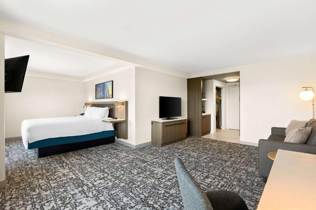 Double King Size Bed