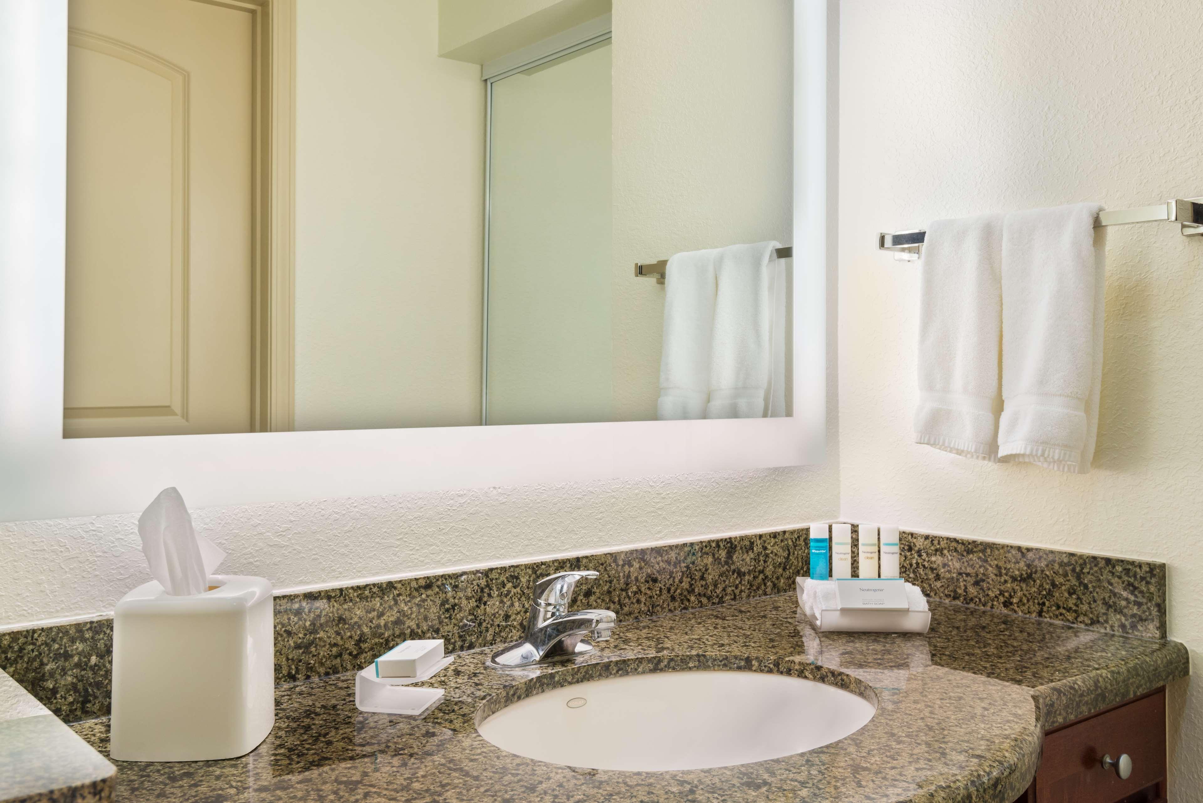 Studio Queen Bed Non Smoking