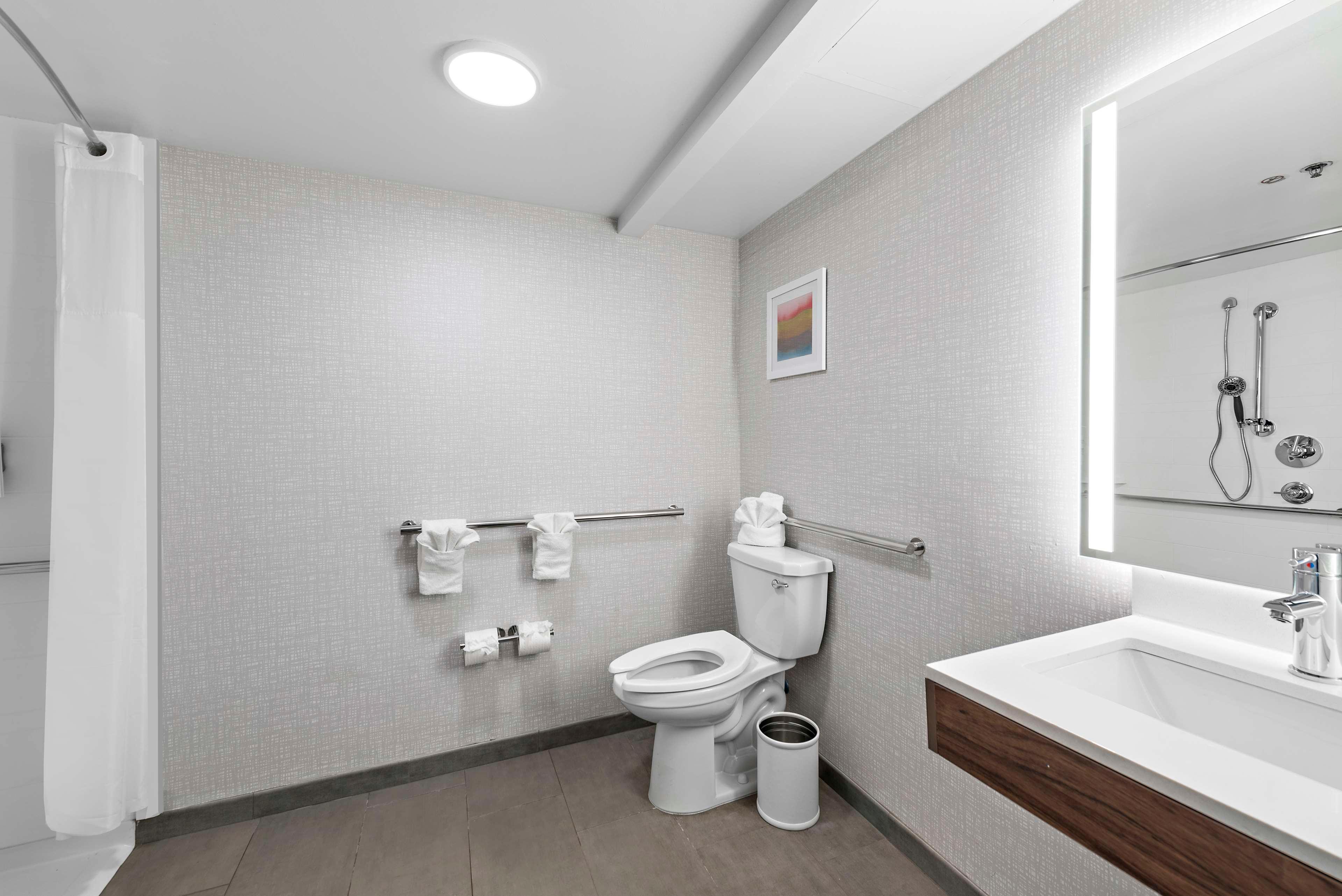 Double Accessible