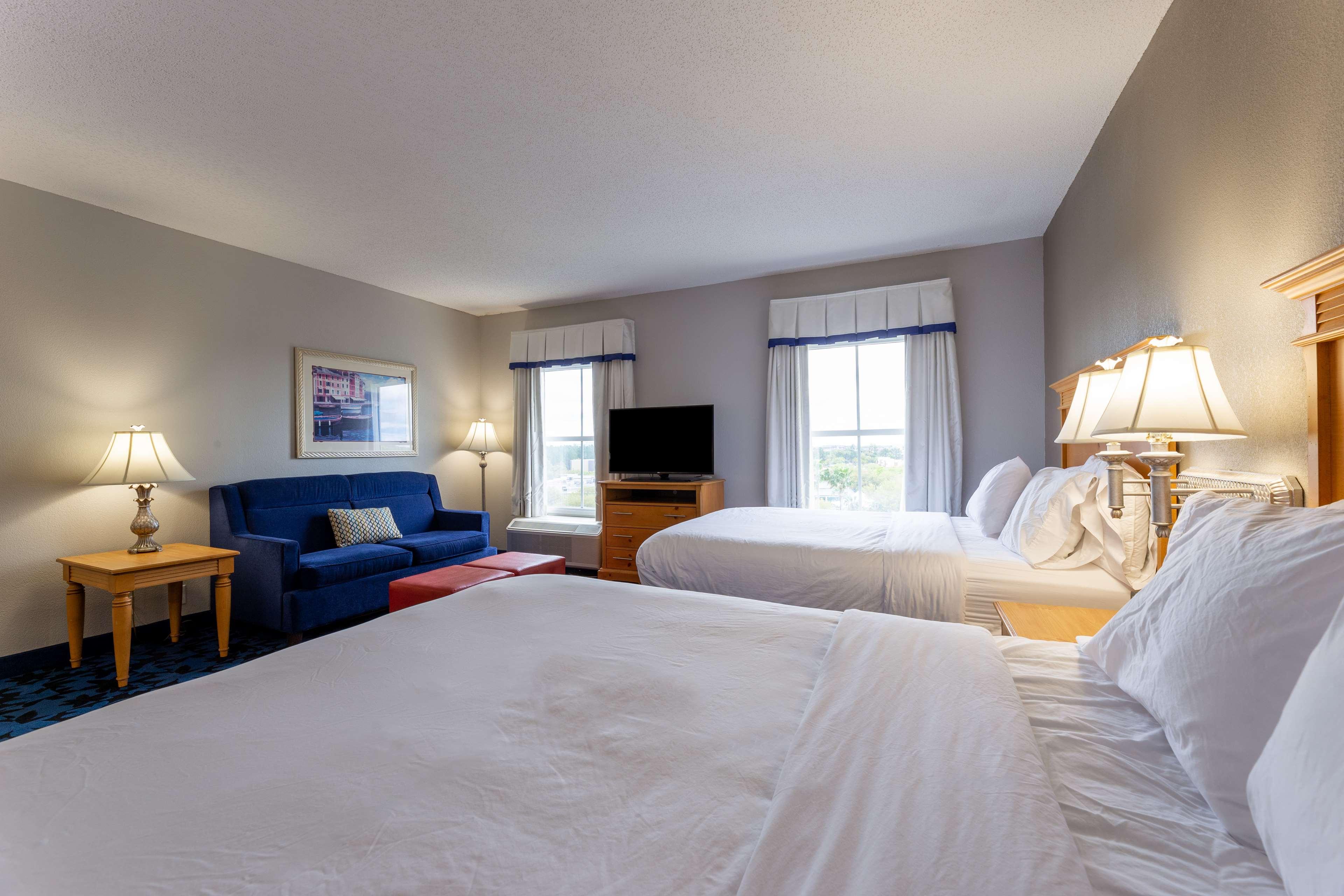 Studio Two Queen Beds