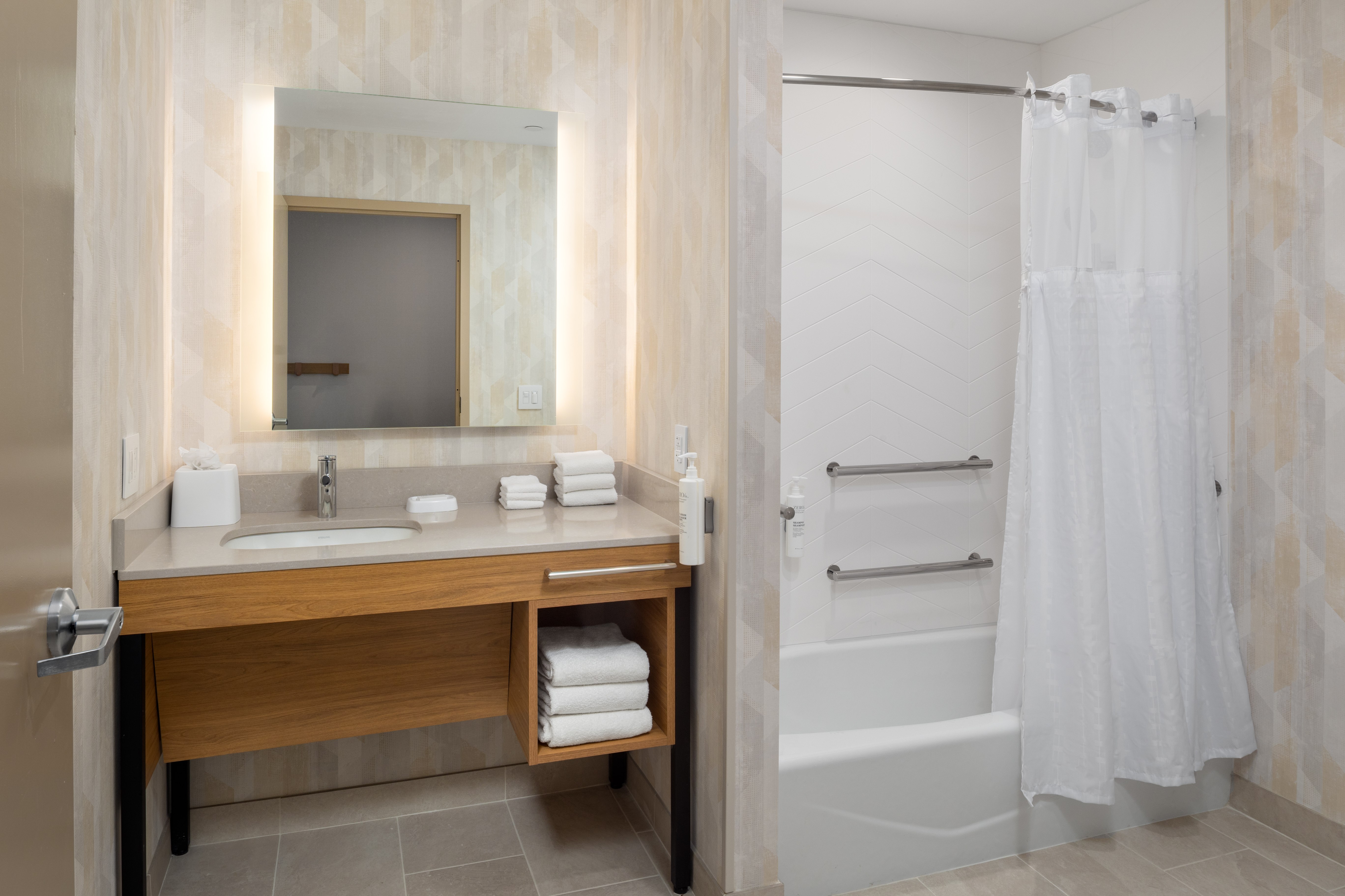 Studio Accessible-two Queen Beds