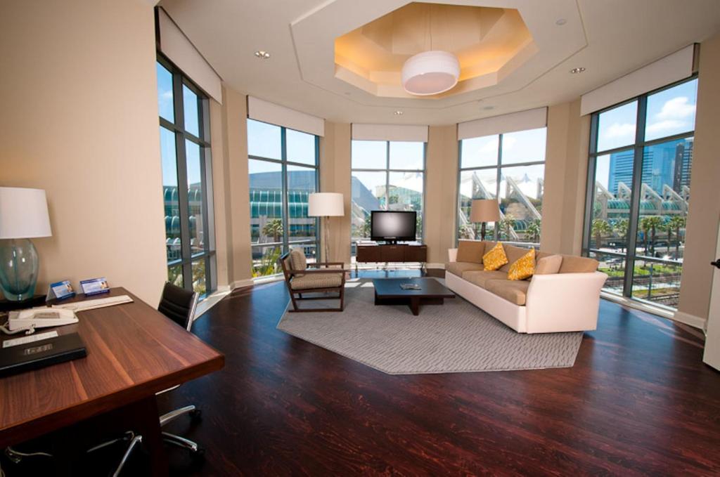 Suite King Bed One Bedroom 