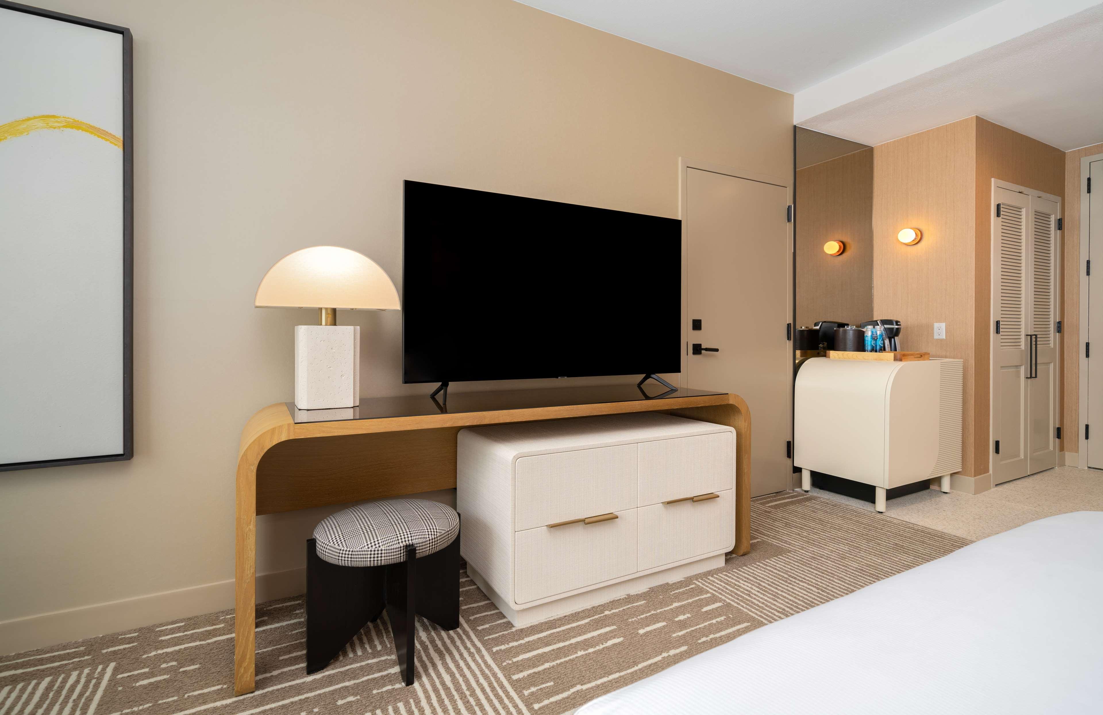 Double Deluxe King Bed