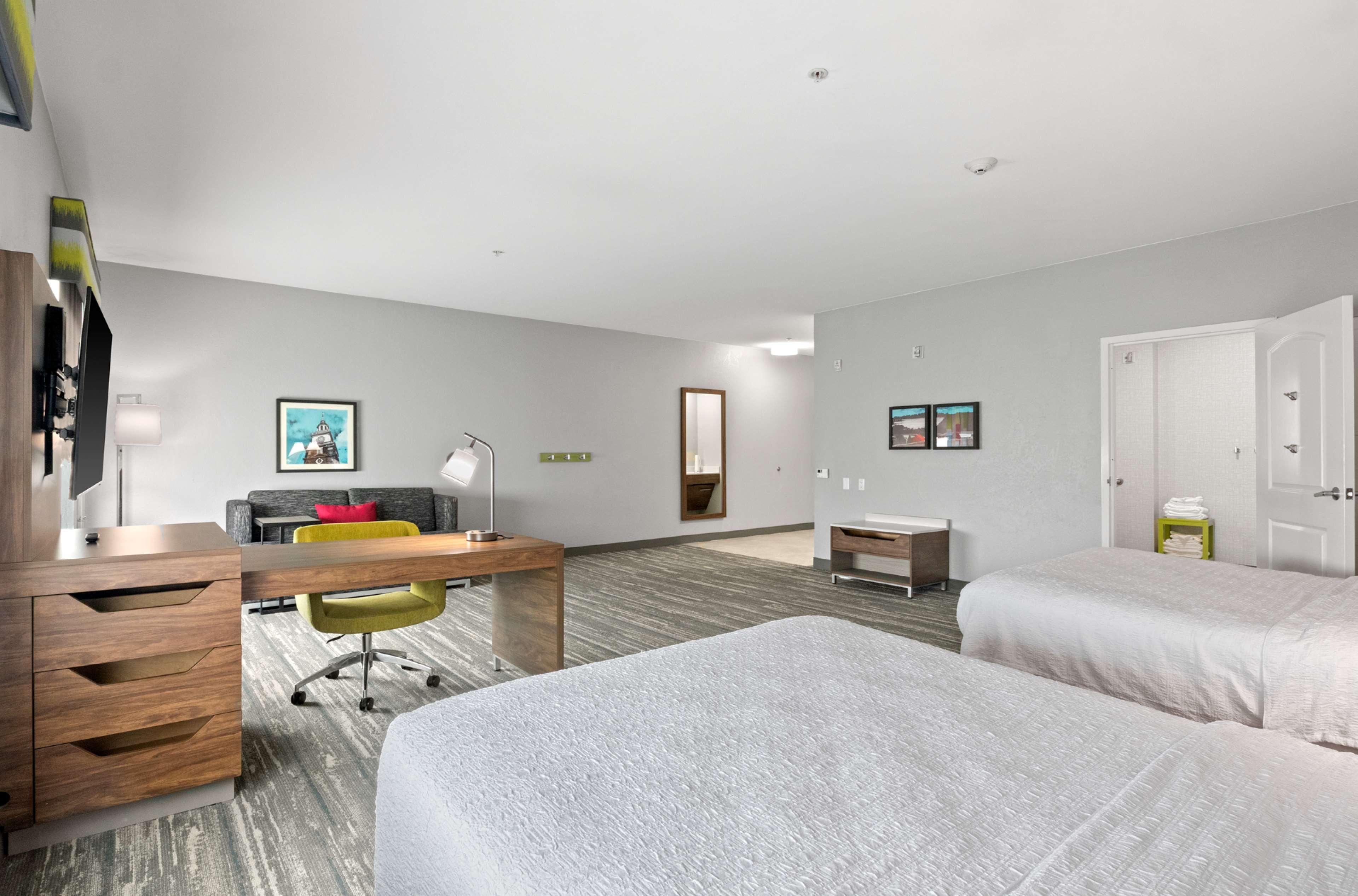 Suite Two Queen Beds