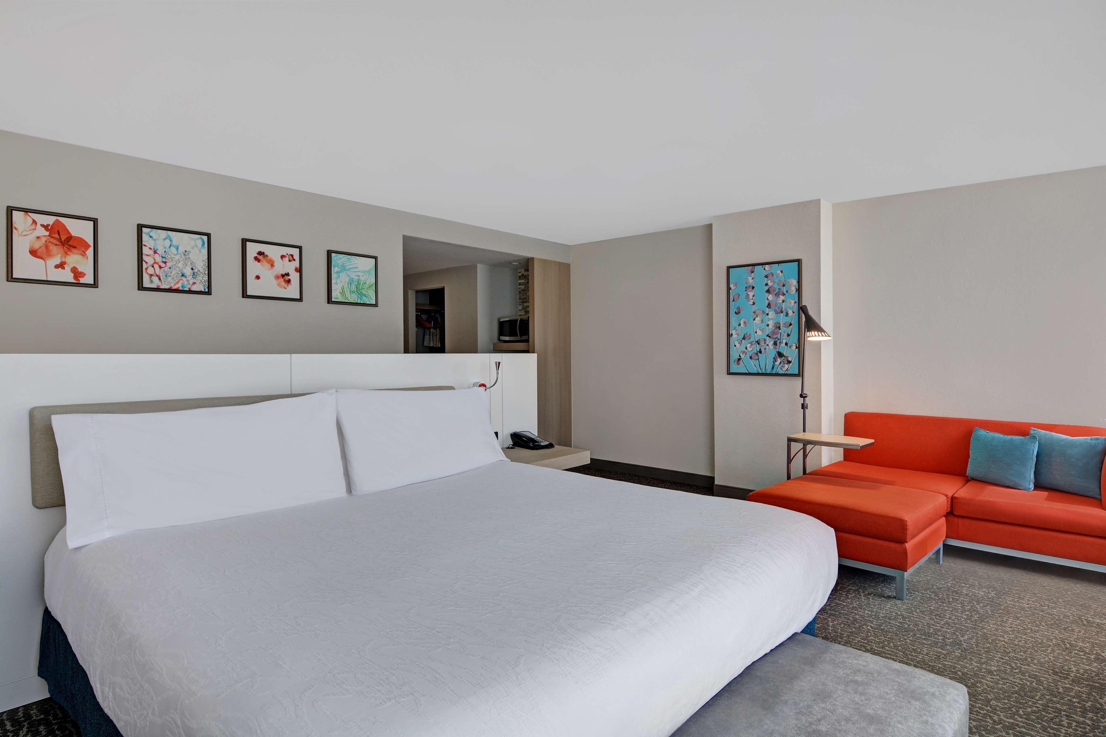 Double Deluxe King Bed