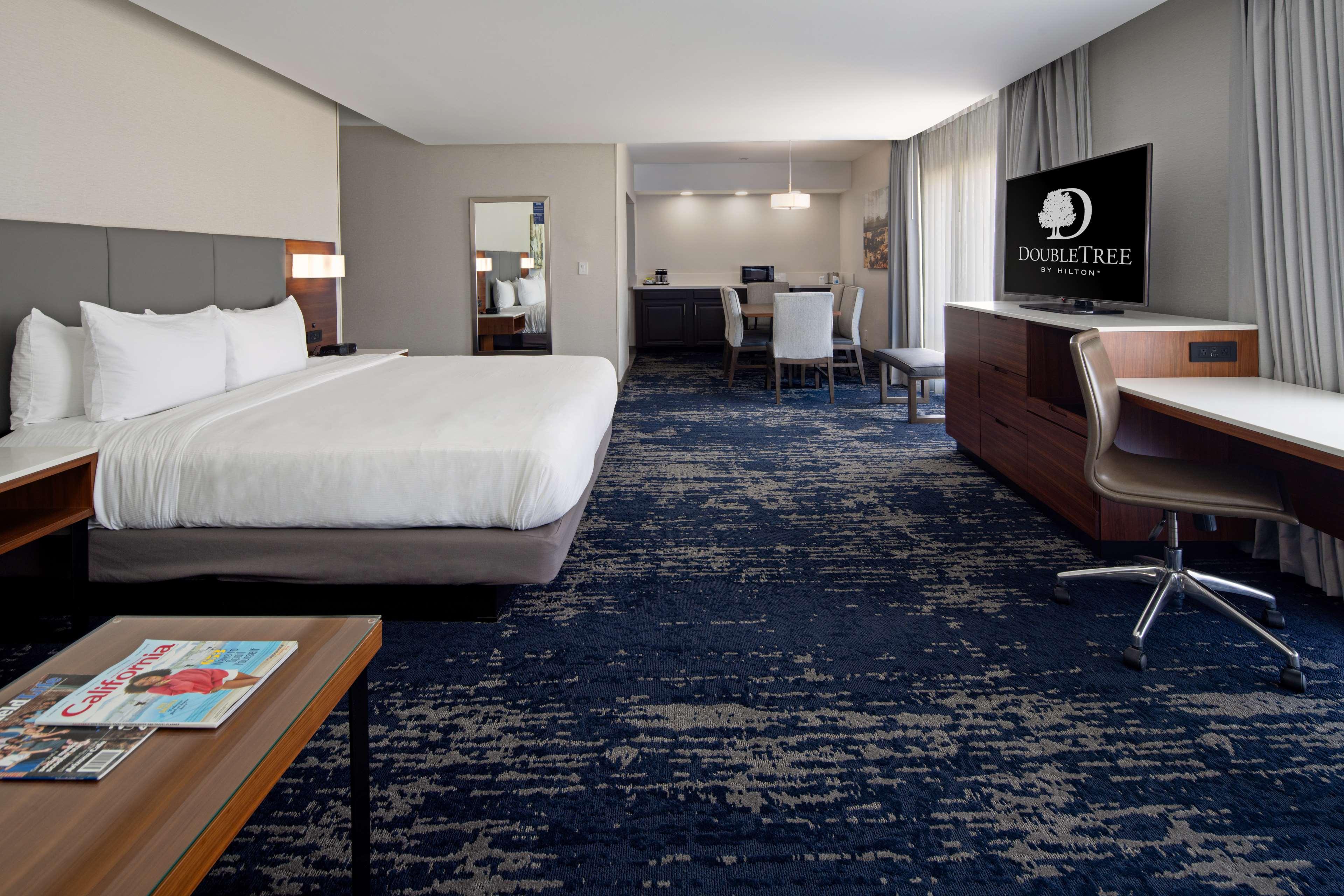 Junior Suite King Bed Non Smoking