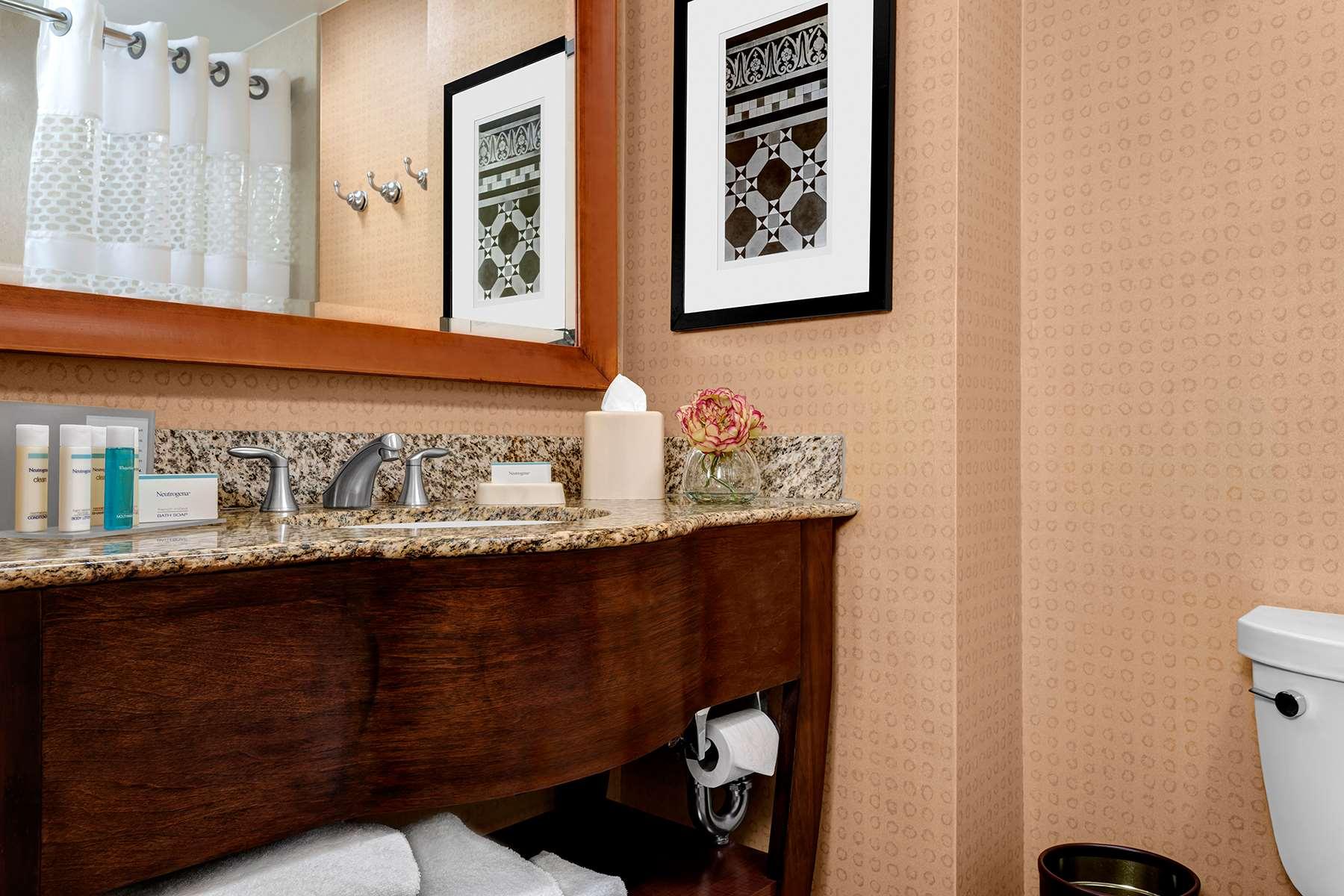 Double Two Queen Beds Non Smoking