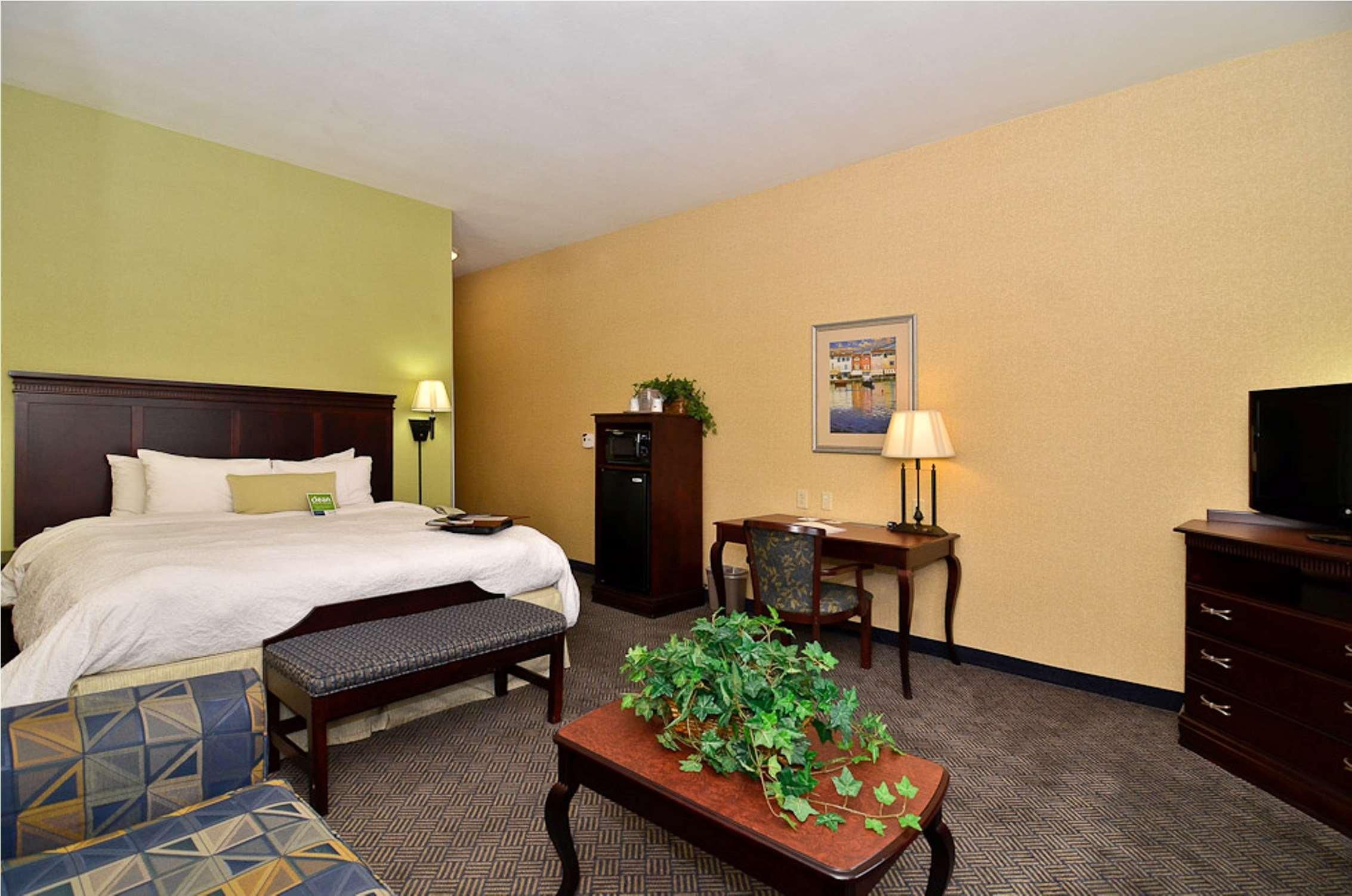 Studio King Size Bed