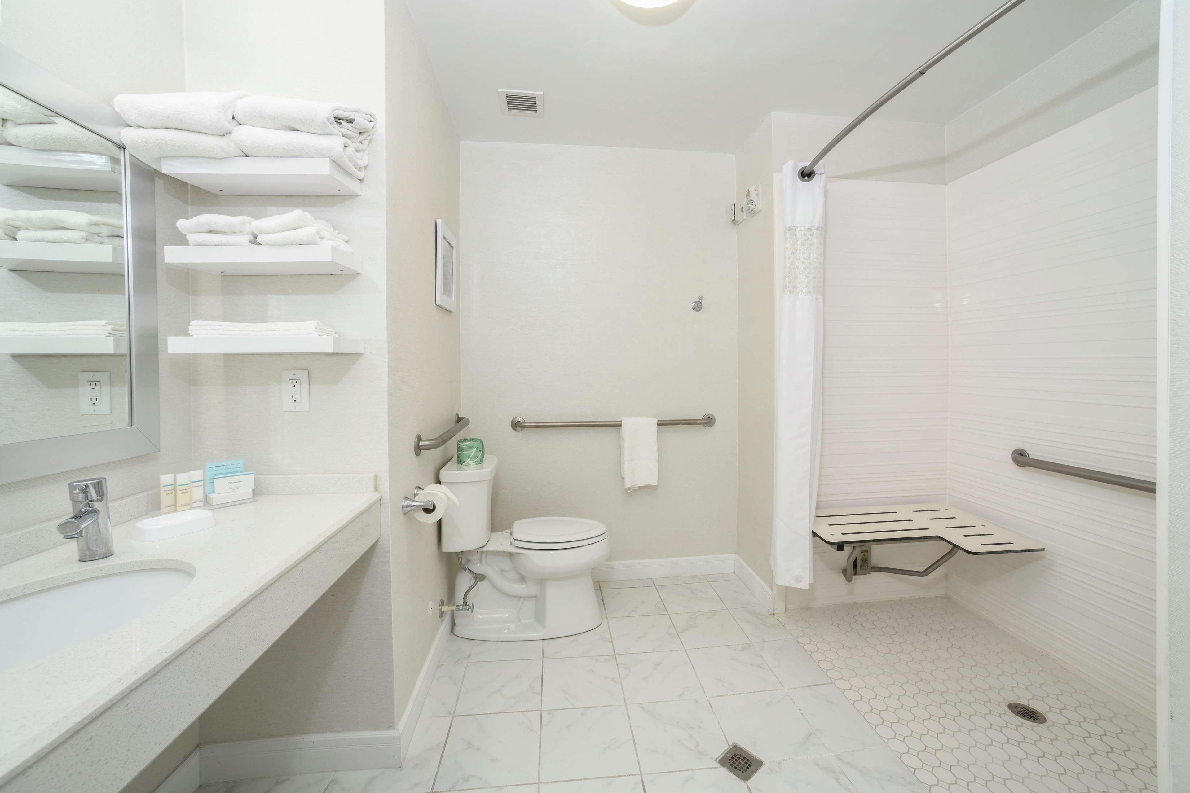 Double King Bed Non Smoking