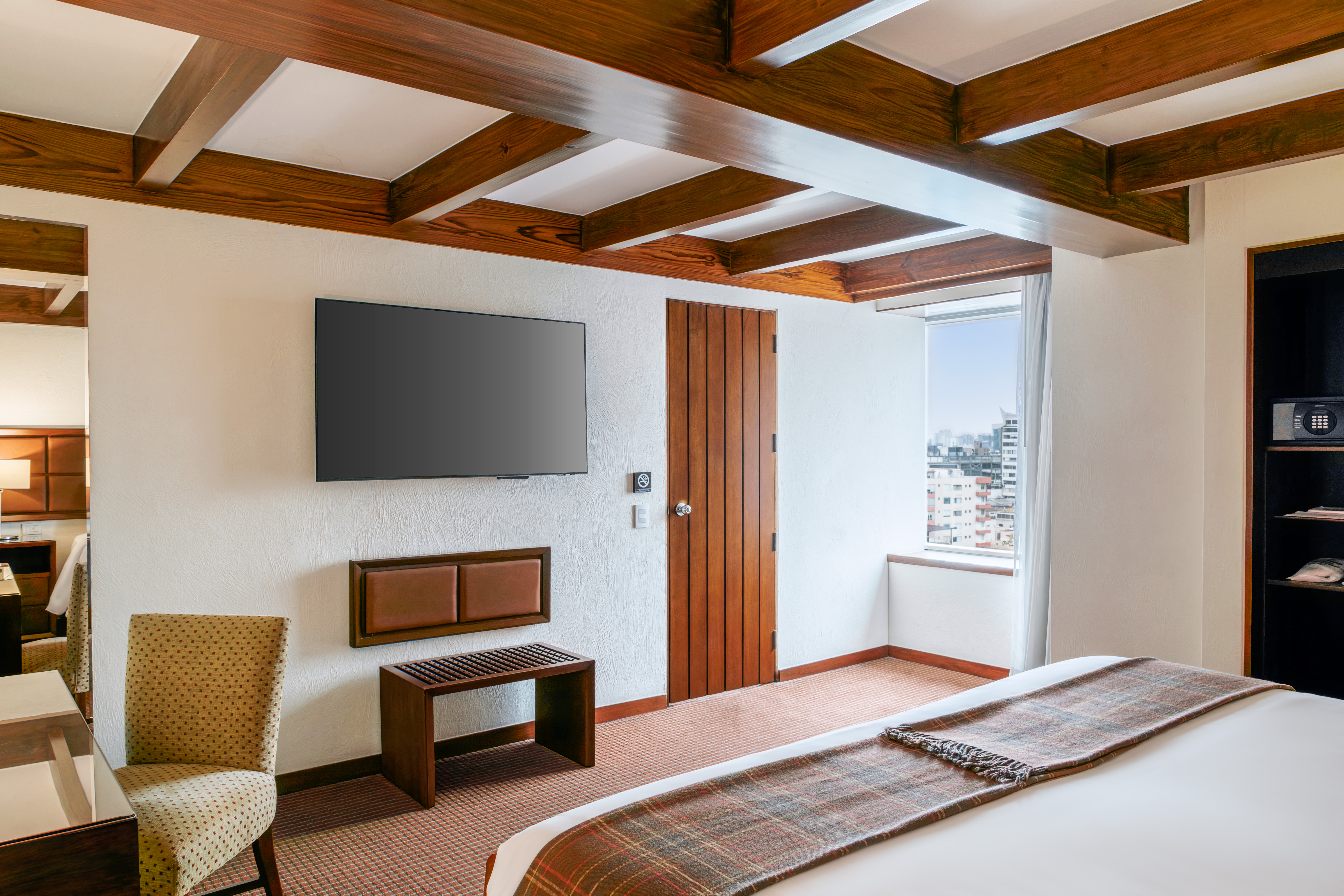 Suite King Size Bed