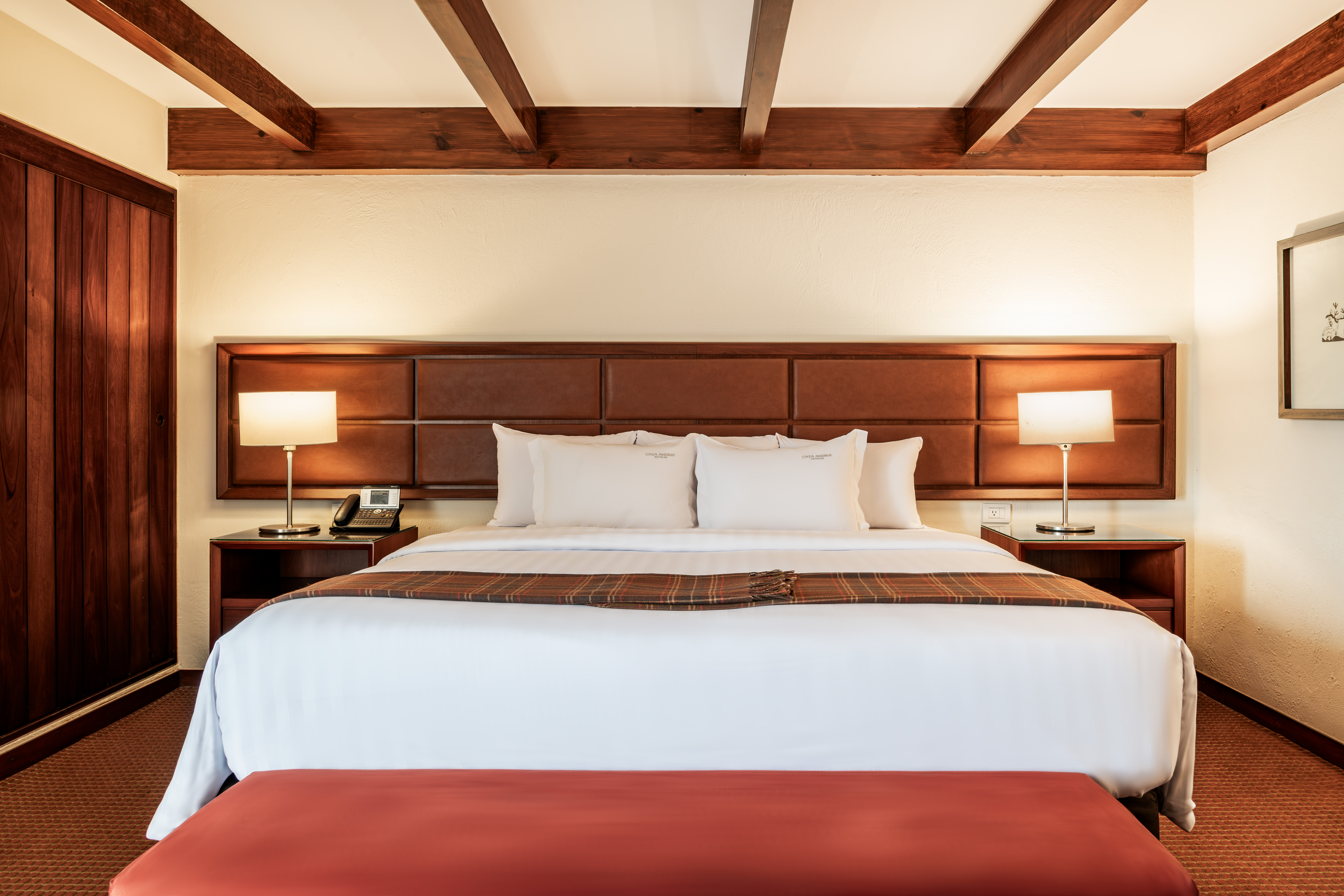 Suite King Size Bed