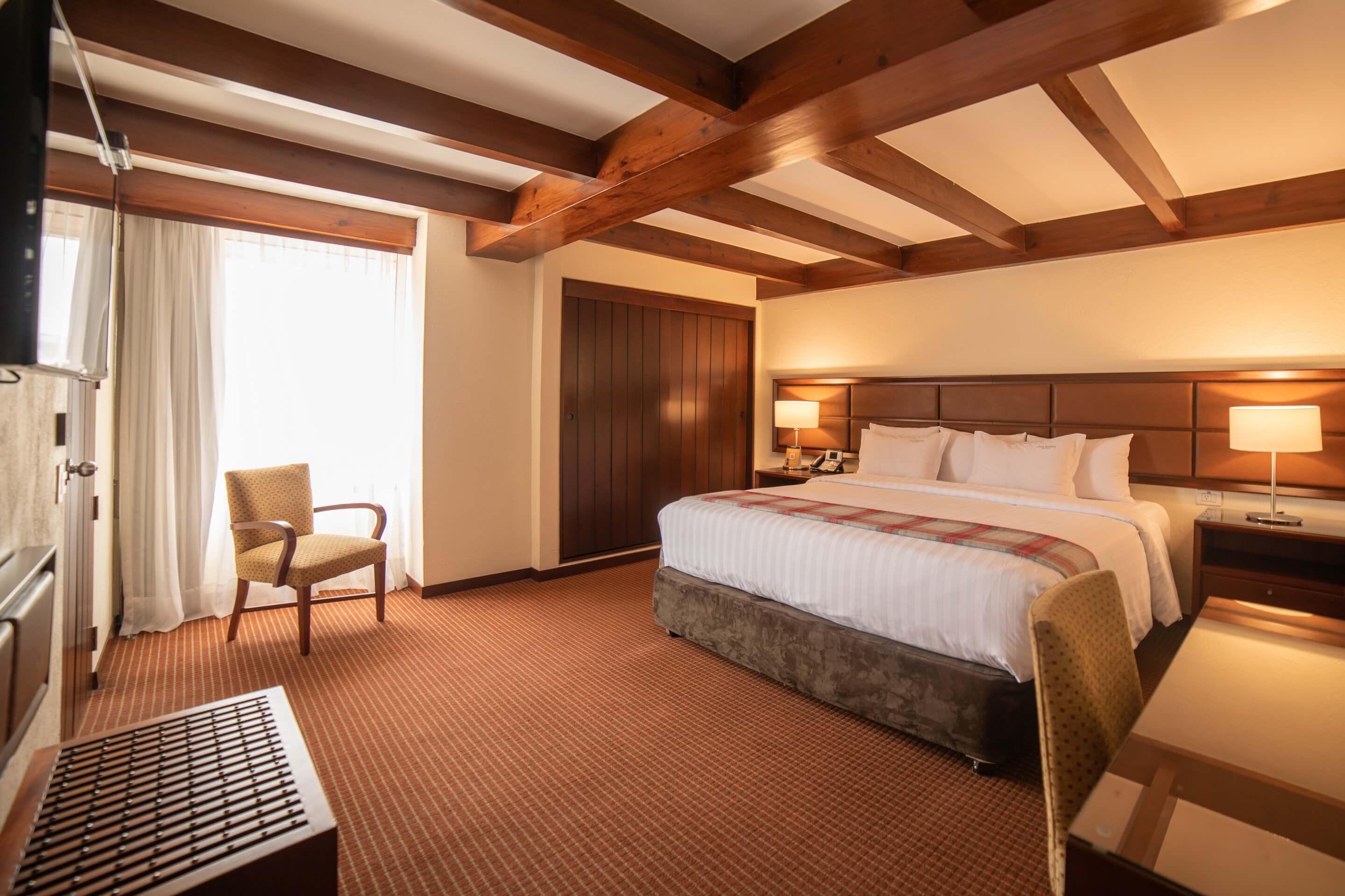 Suite King Size Bed