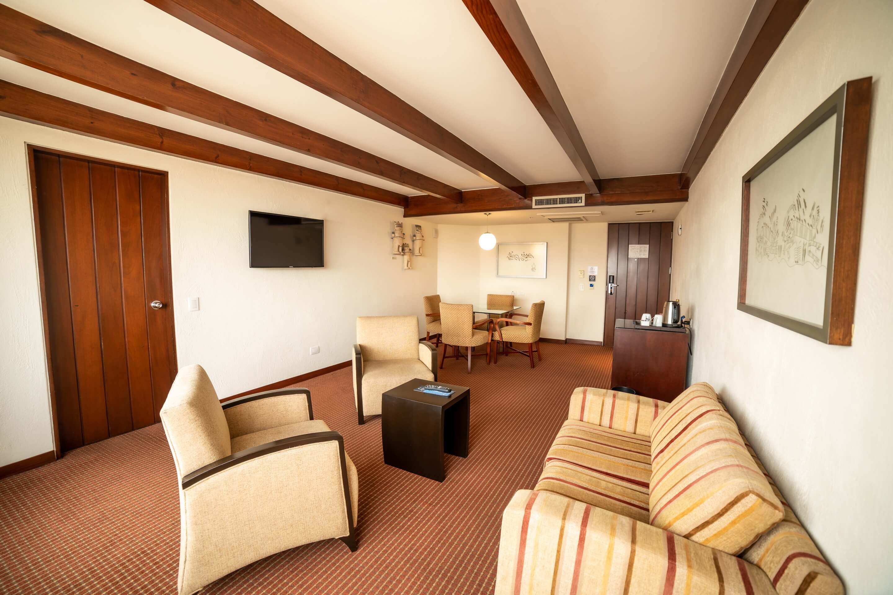 Suite King Size Bed
