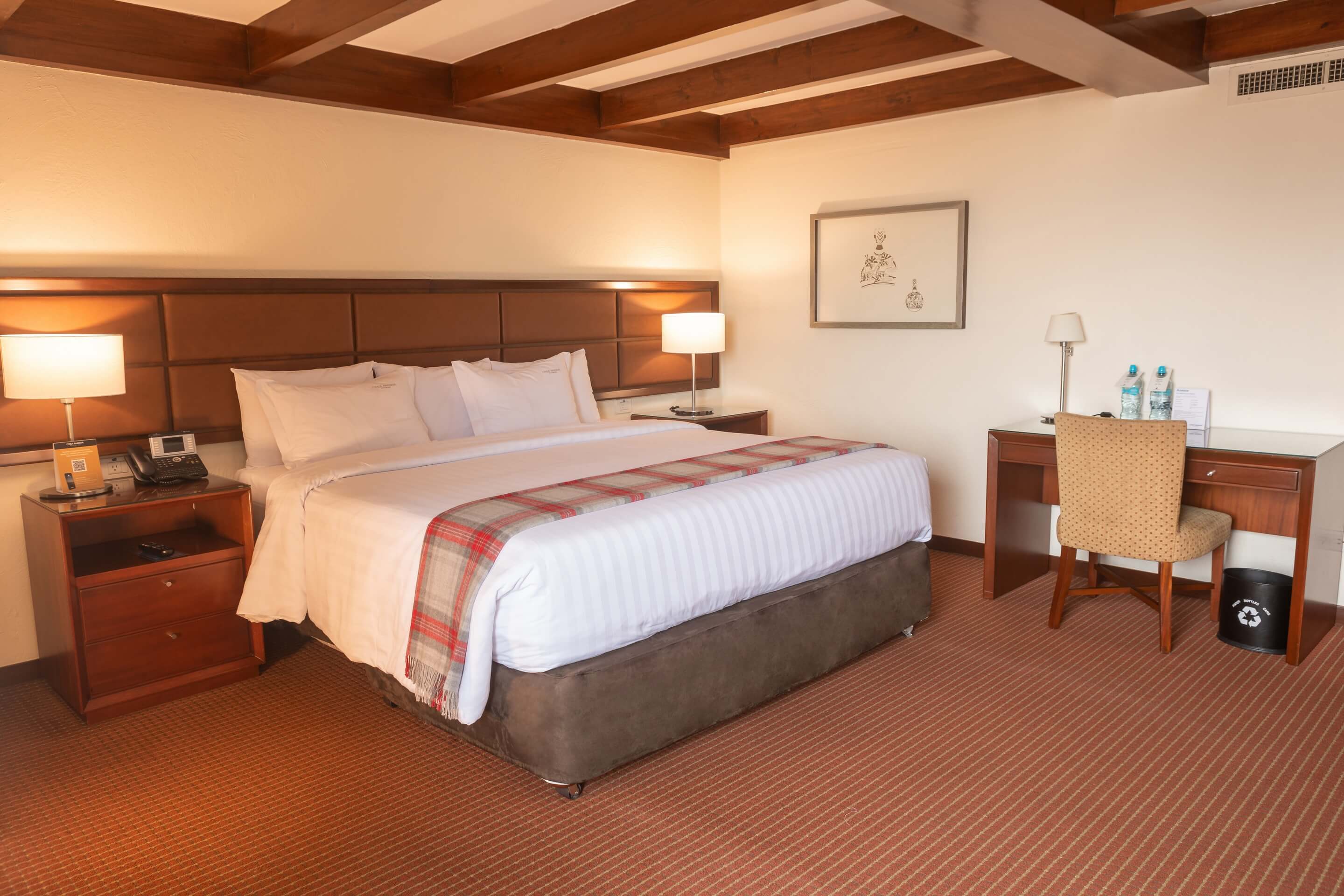 Suite King Size Bed