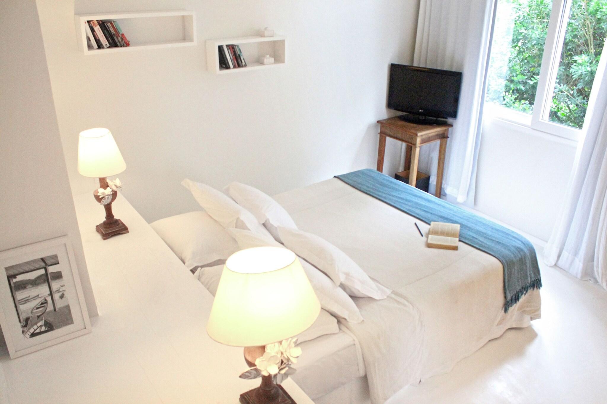 Double Queen Size Bed