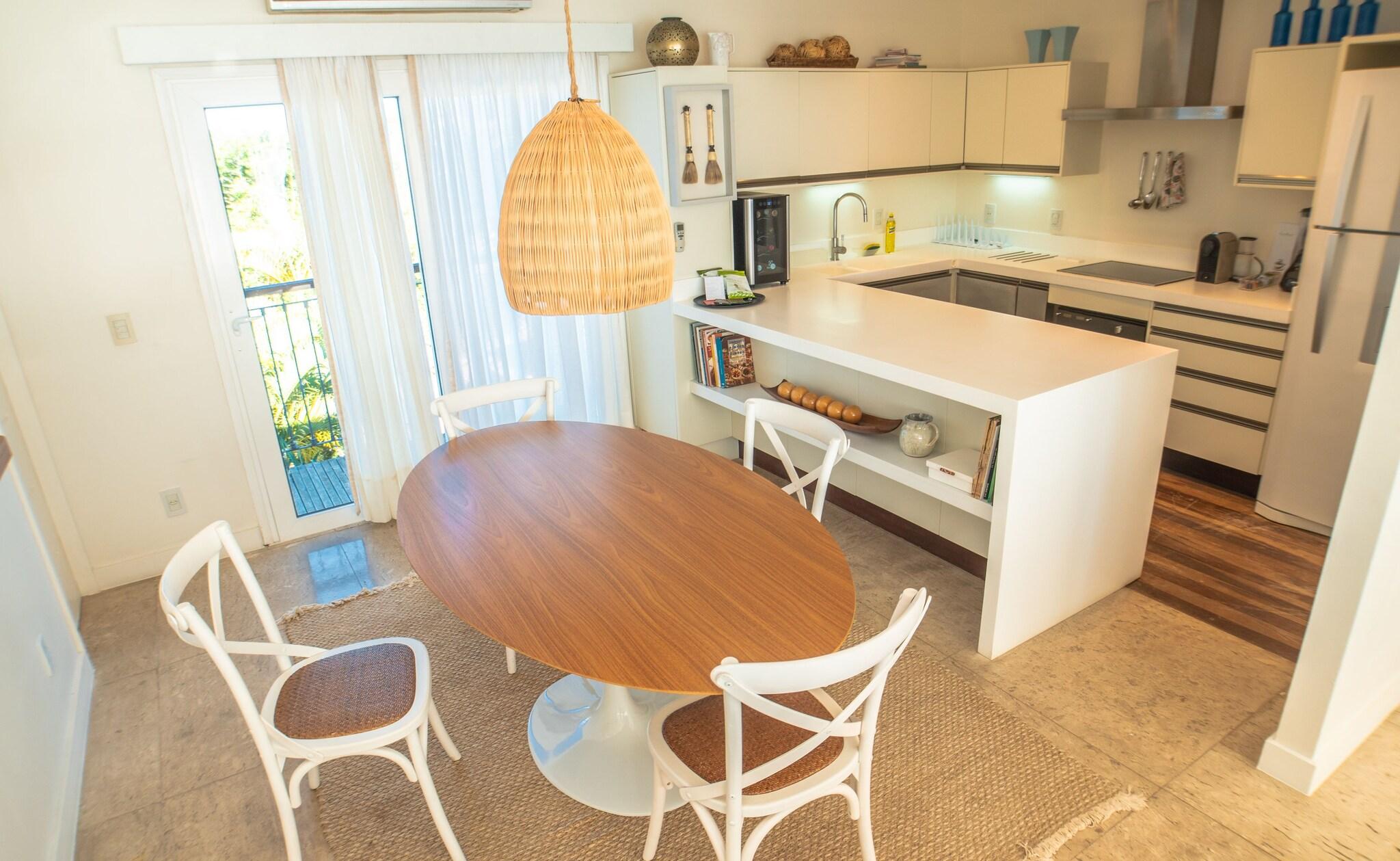 Double Ocean View Queen Bed