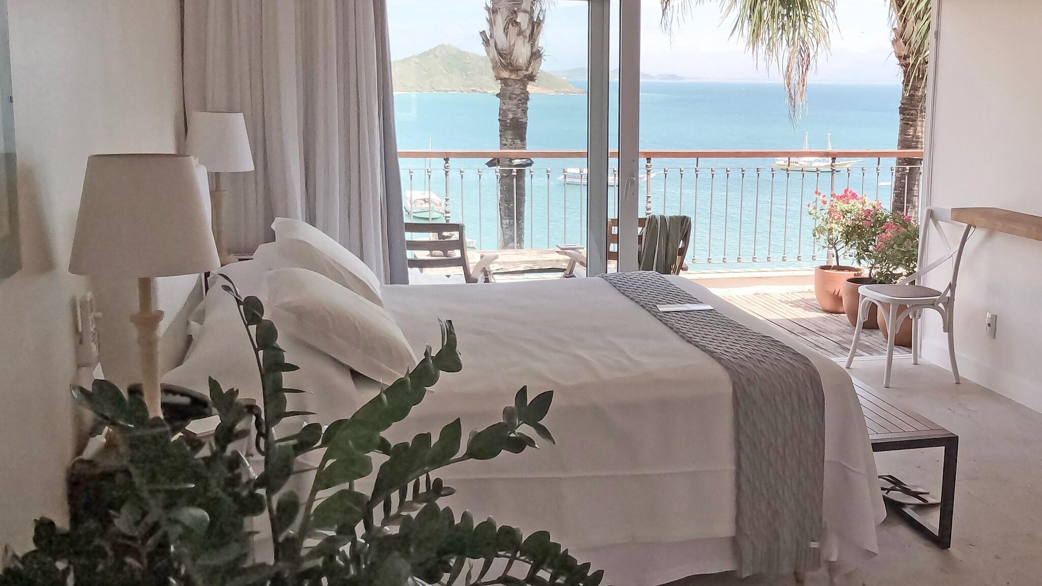 Double Ocean View Queen Bed