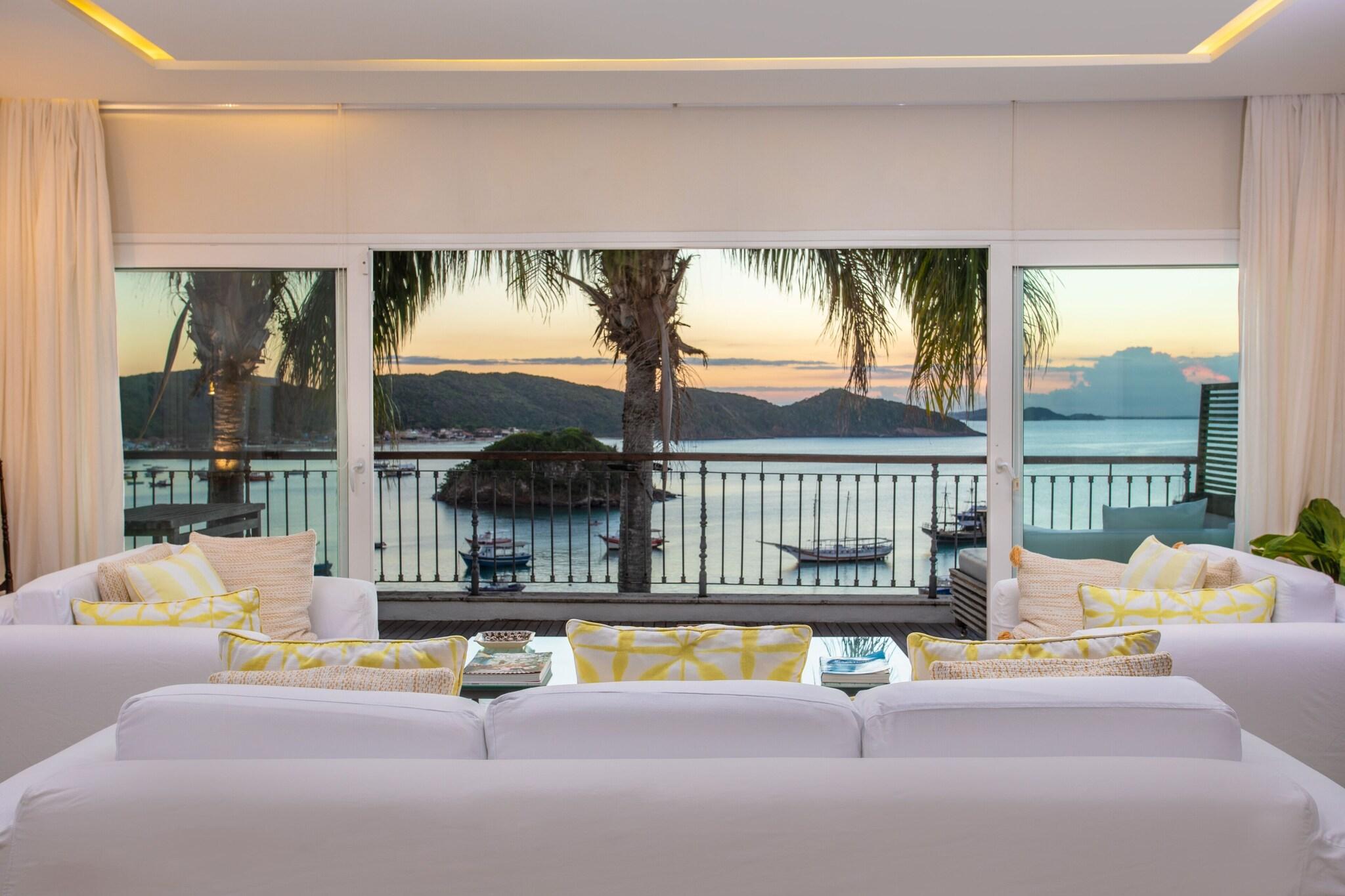 Double Ocean View Queen Bed