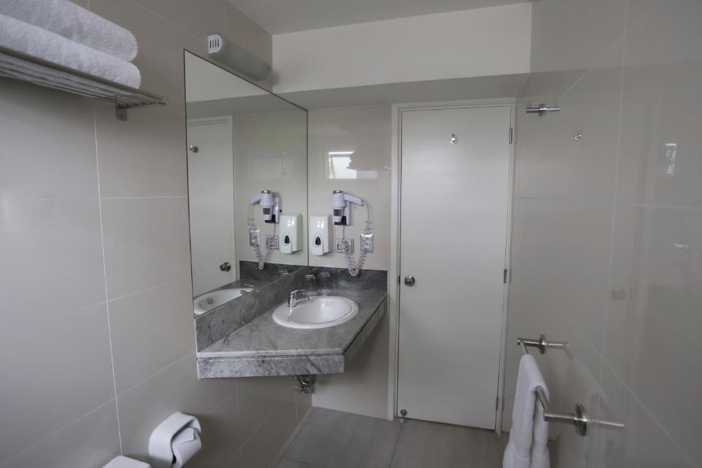 Double Queen Size Bed