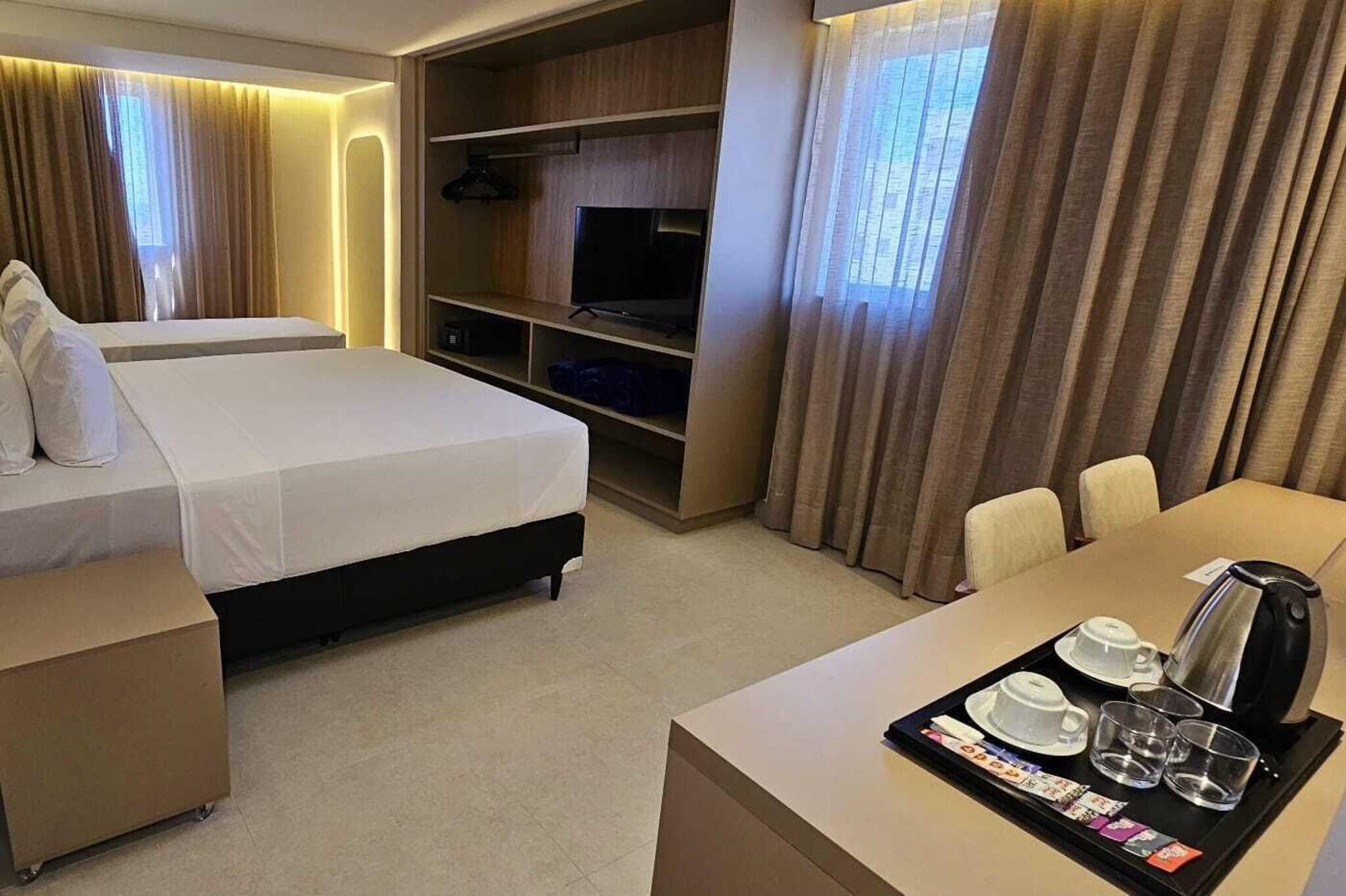 Triple Deluxe King Bed