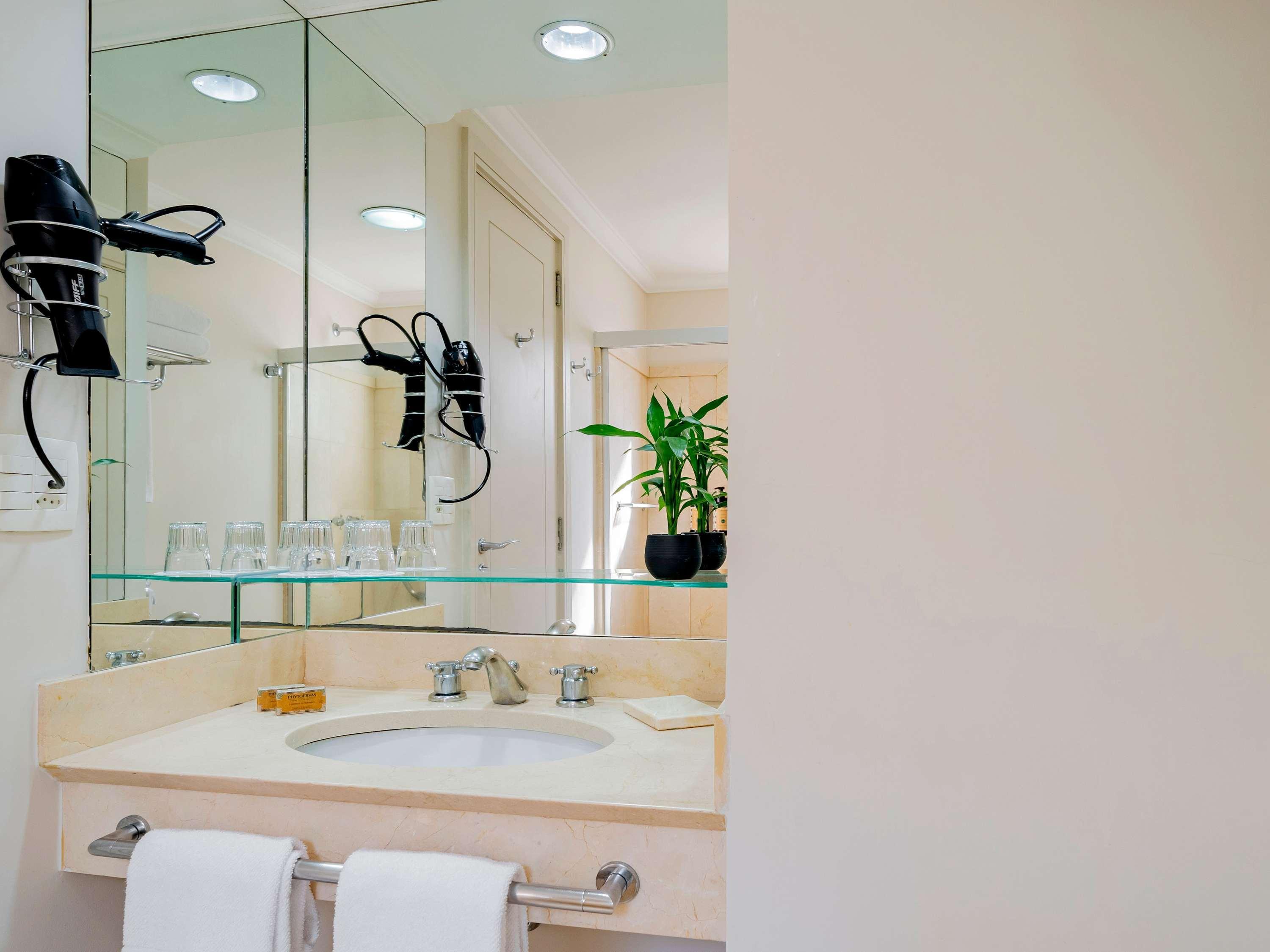 Double Deluxe King Bed