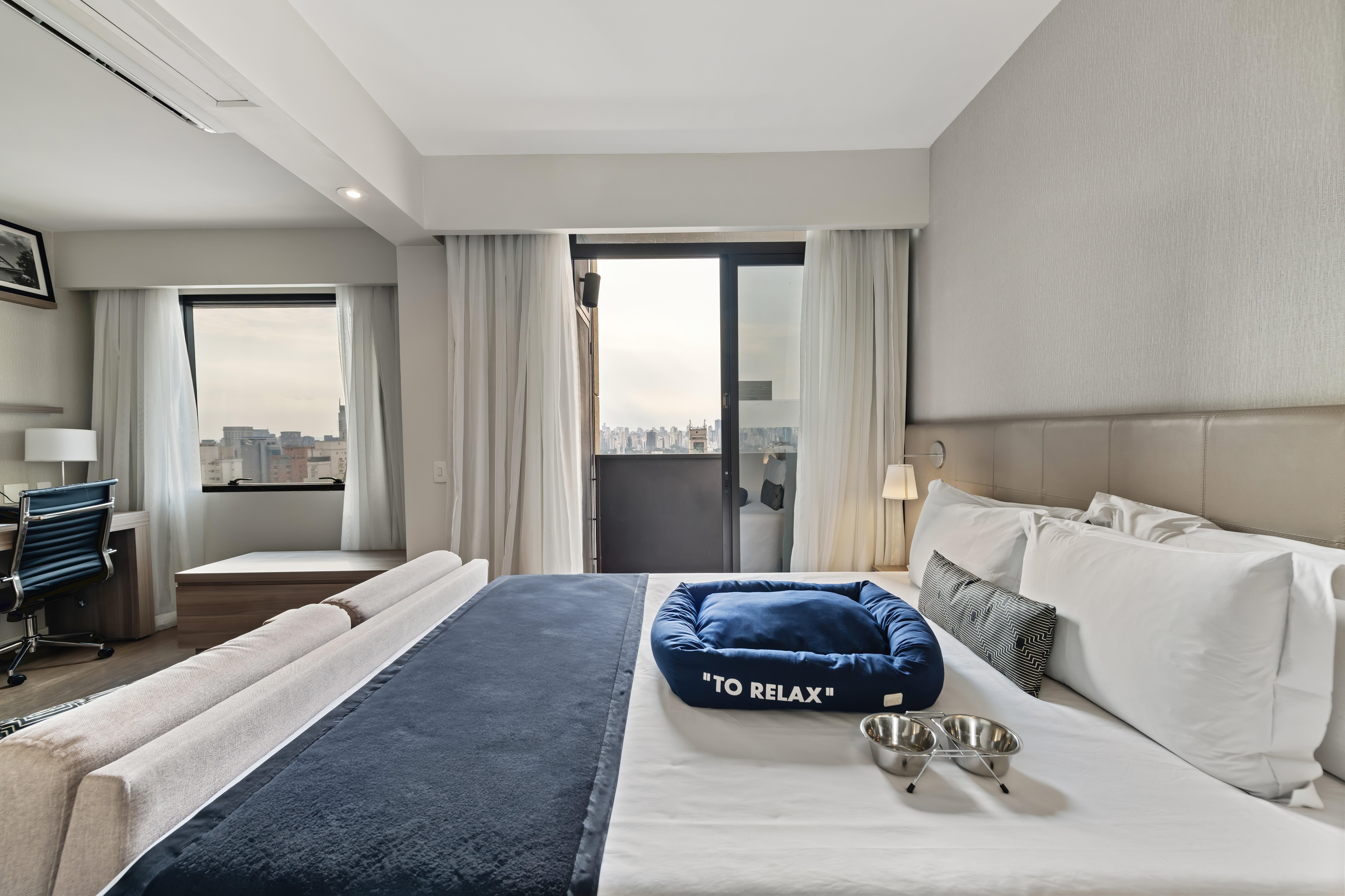 Studio Queen Size Bed