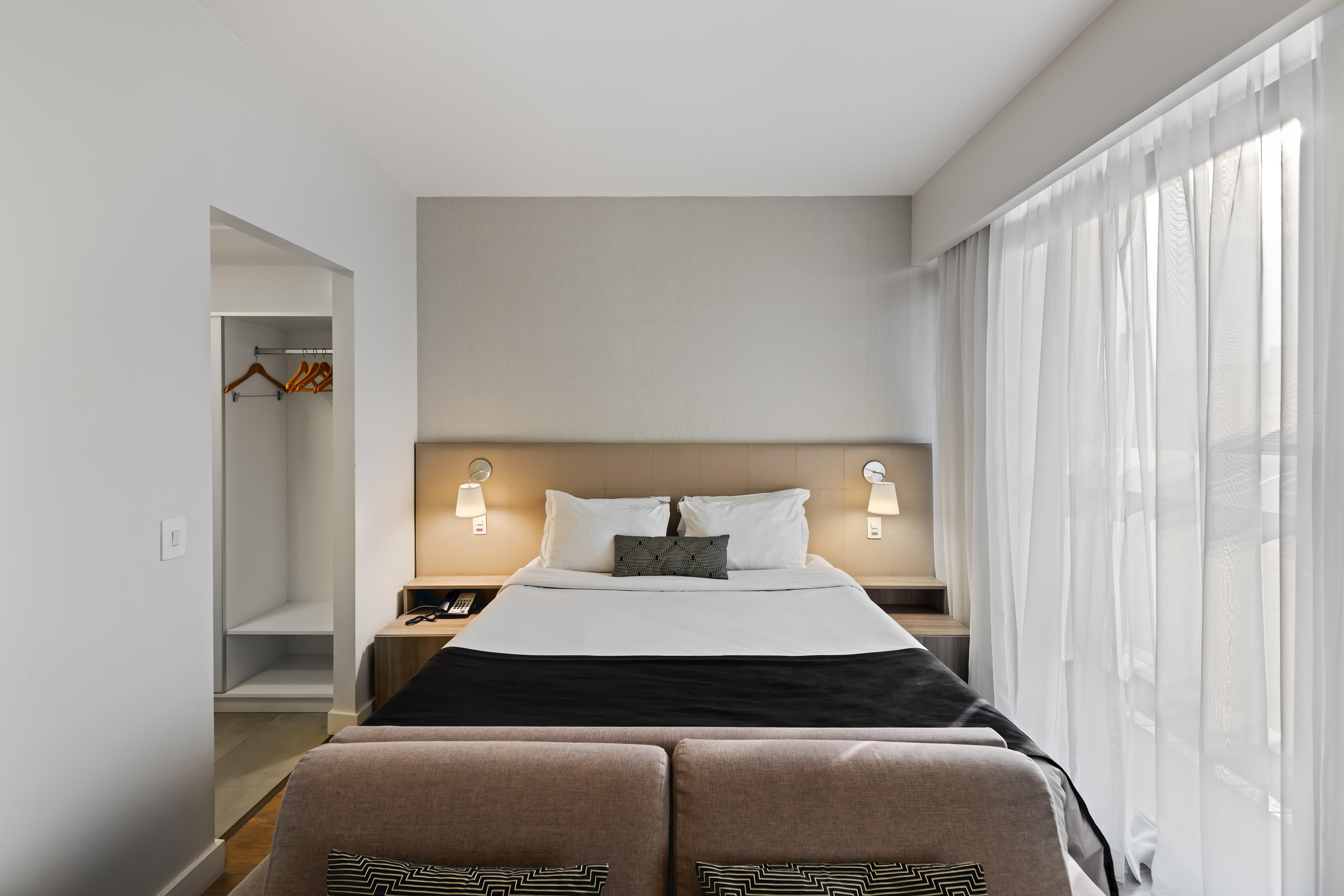 Studio Queen Size Bed