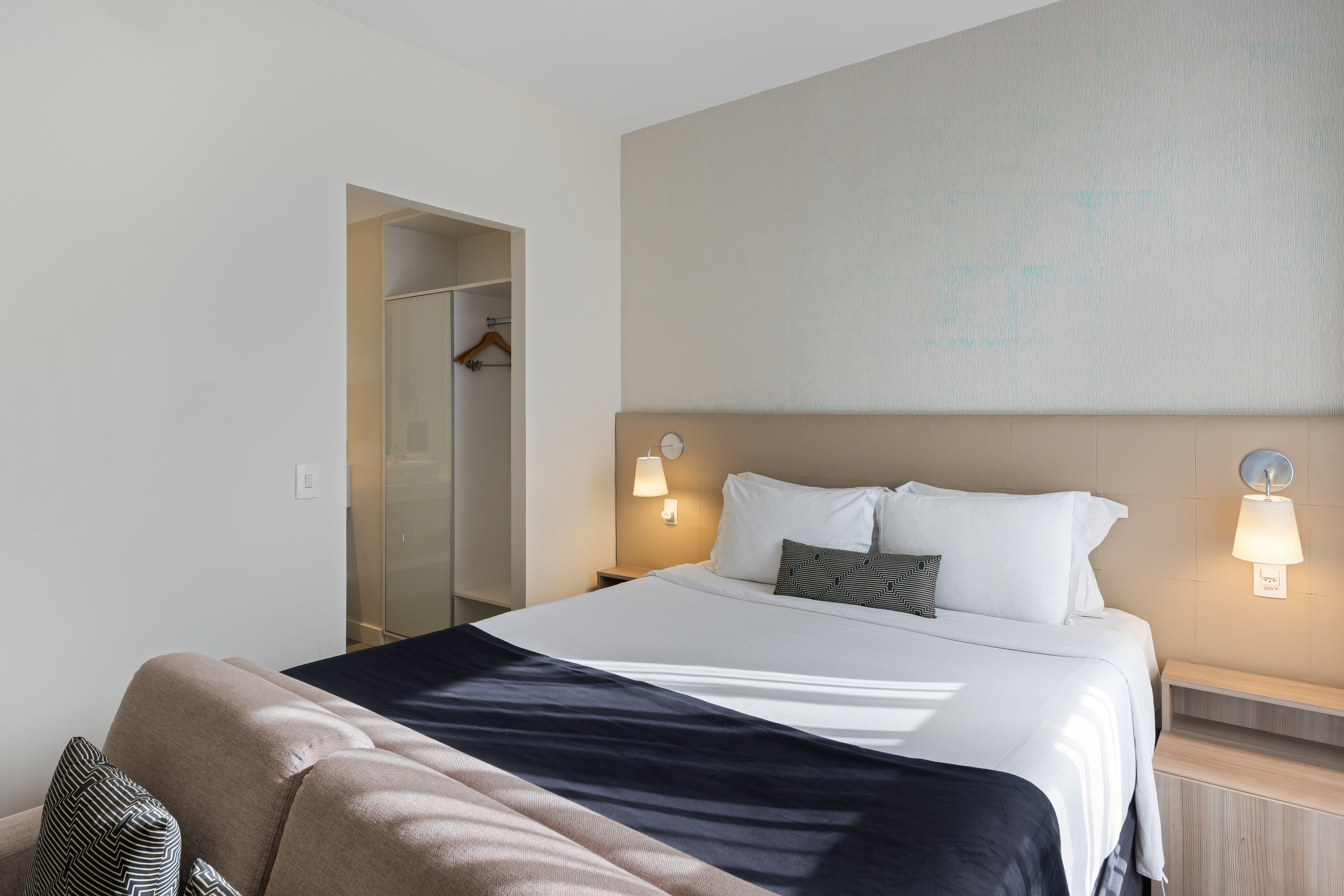 Studio Queen Size Bed