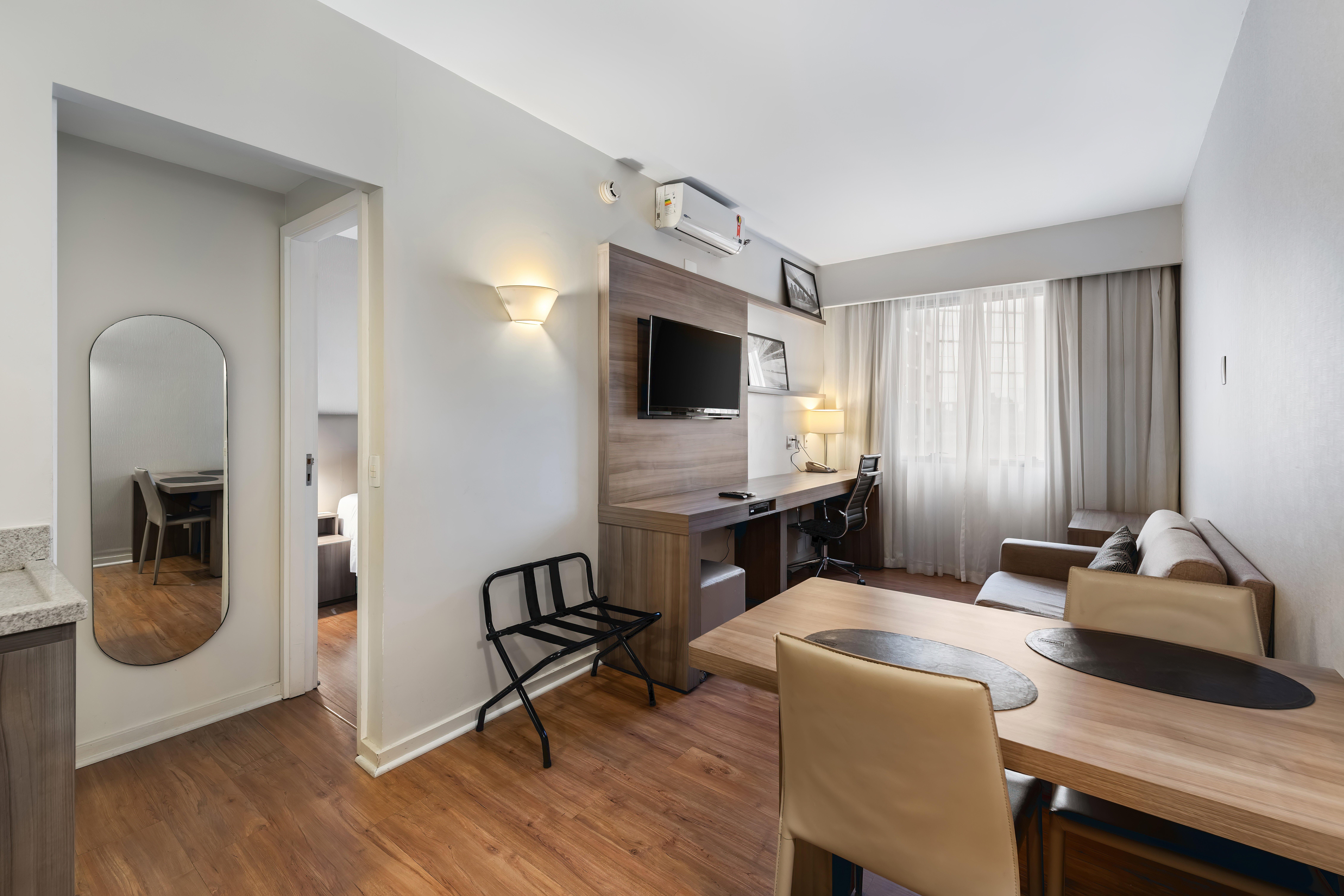 Suite Queen Size Bed