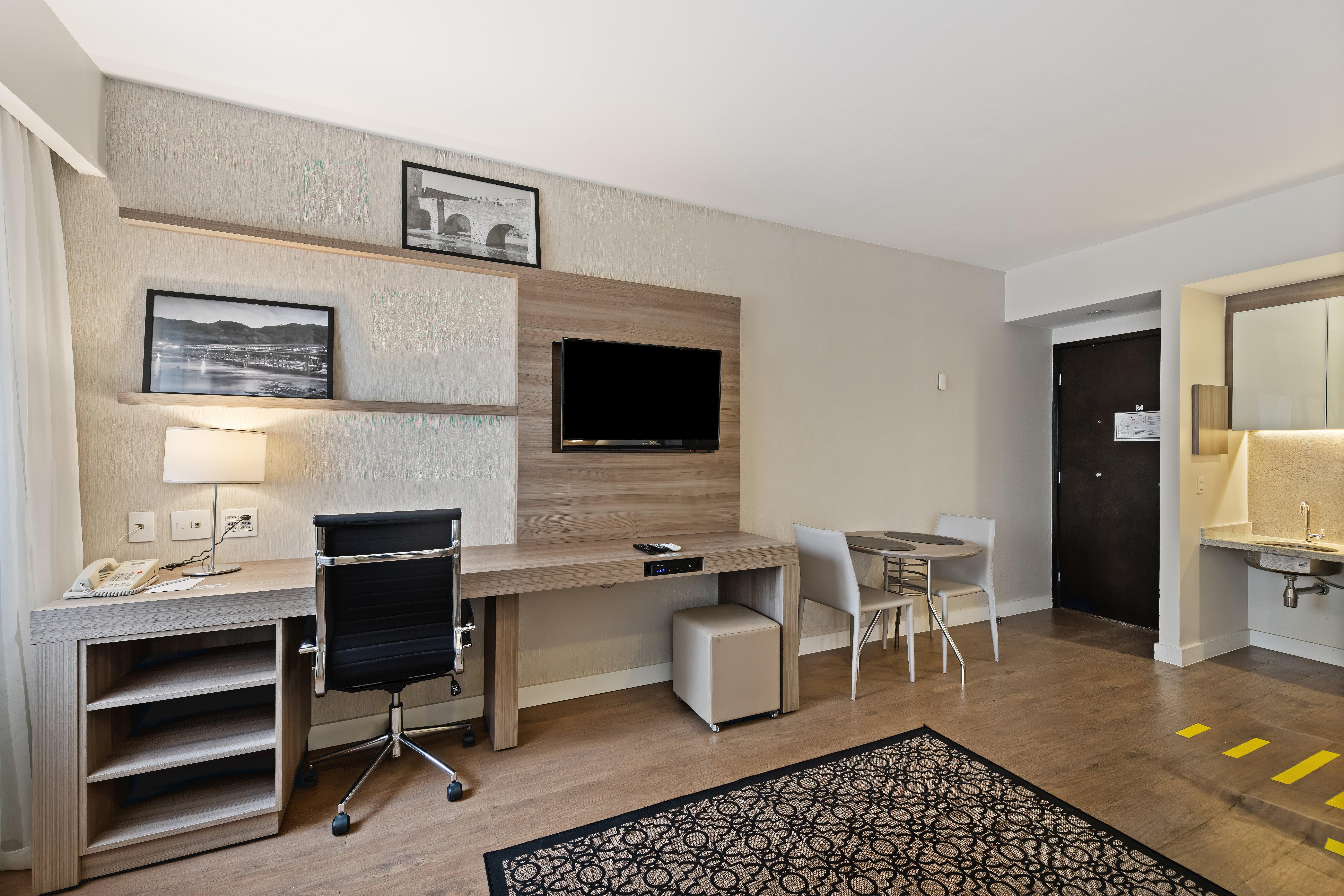 Studio Queen Size Bed