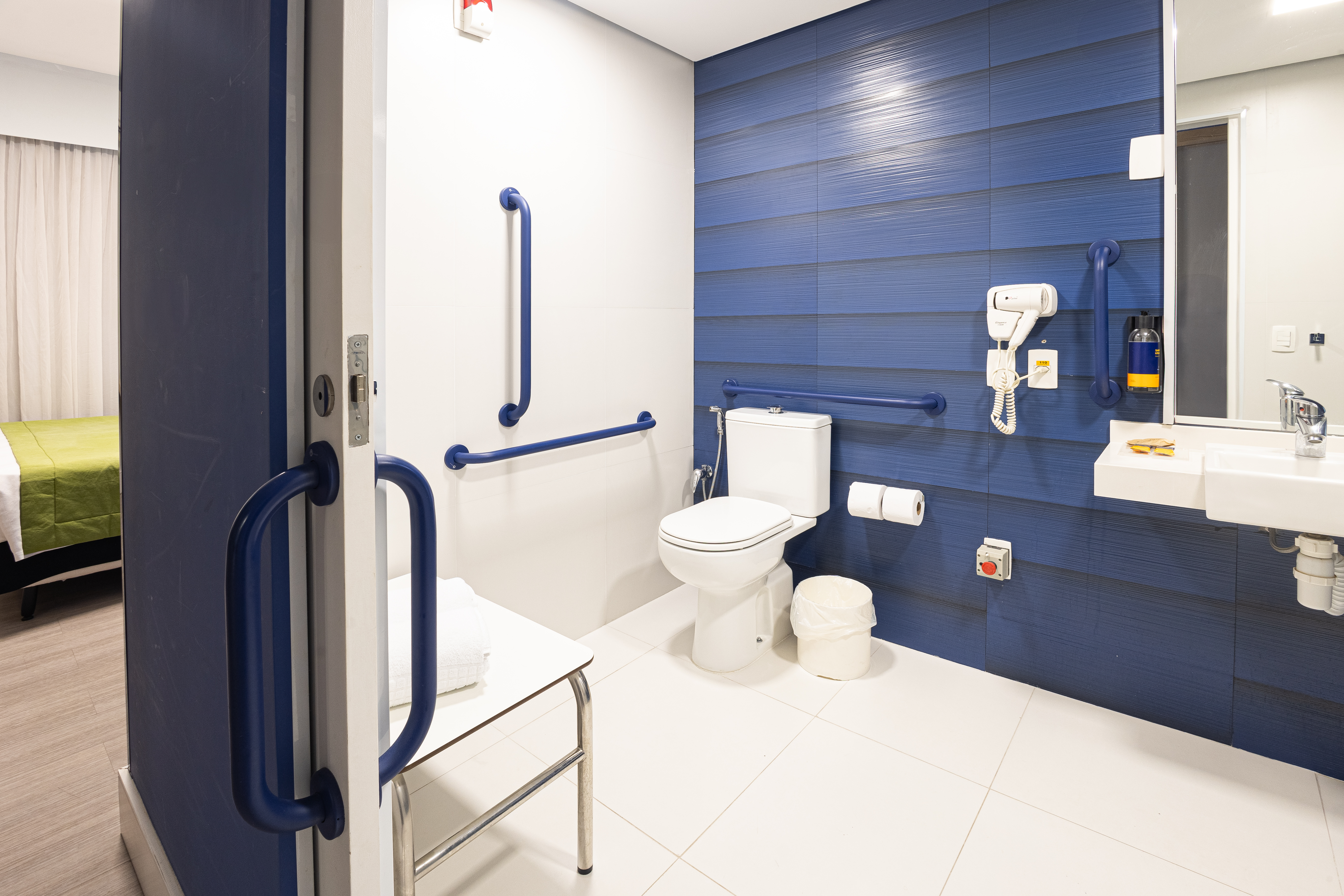 Single Accesible Deluxe 